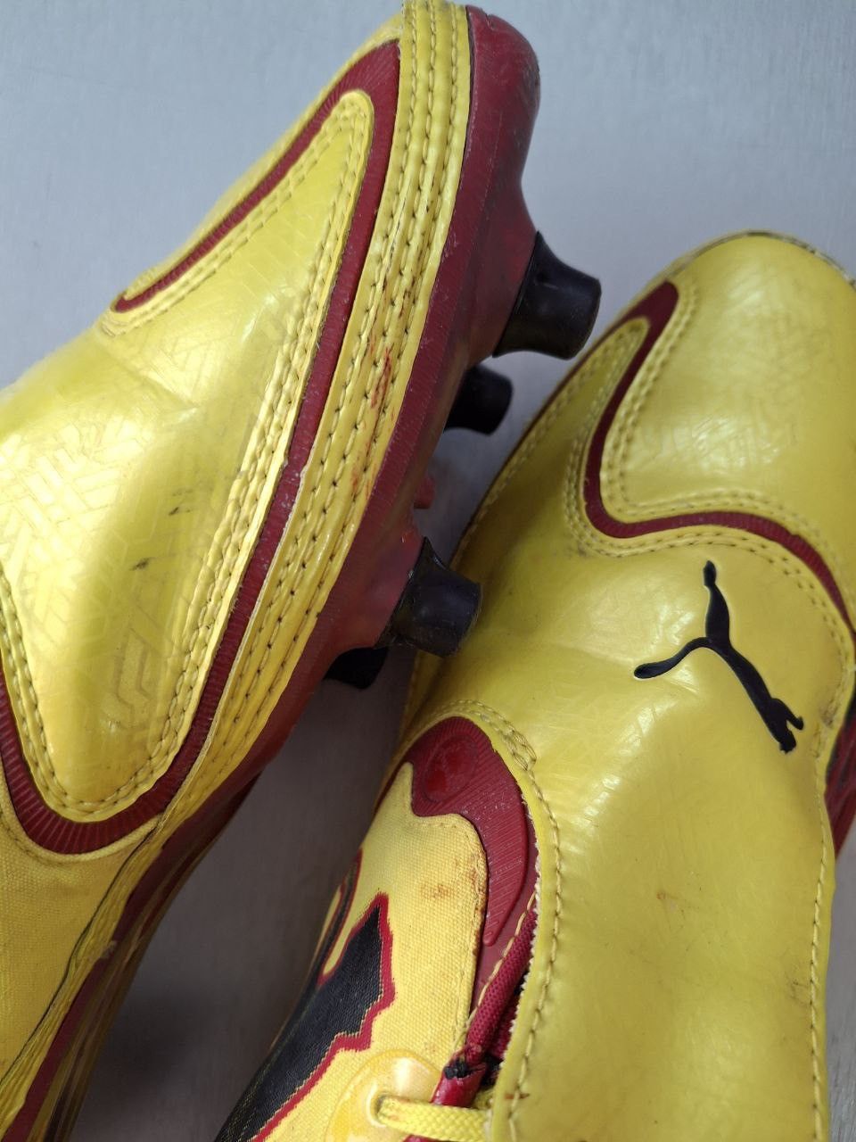 Puma × Vintage Puma V 1.08 Black Gold Soccer Cleats Size US 7 / EU 40 - 13 Thumbnail