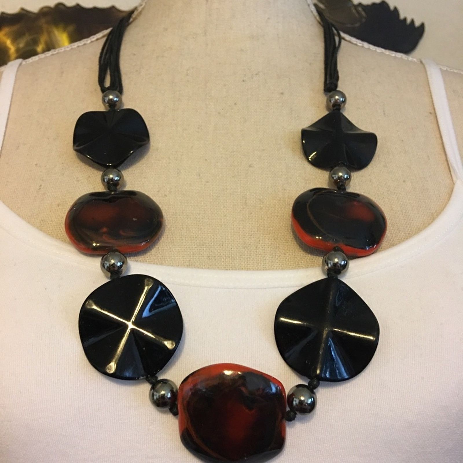 Jewelry Marbled glass and plastic disc corded necklace Size ONE SIZE - 1 Thumbnail