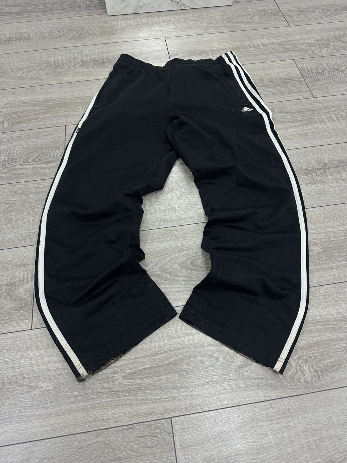 Adidas Adidas Vintage Y2K Baggy Wide Stripped Trackpants Size US 32 / EU 48 - 2 Thumbnail