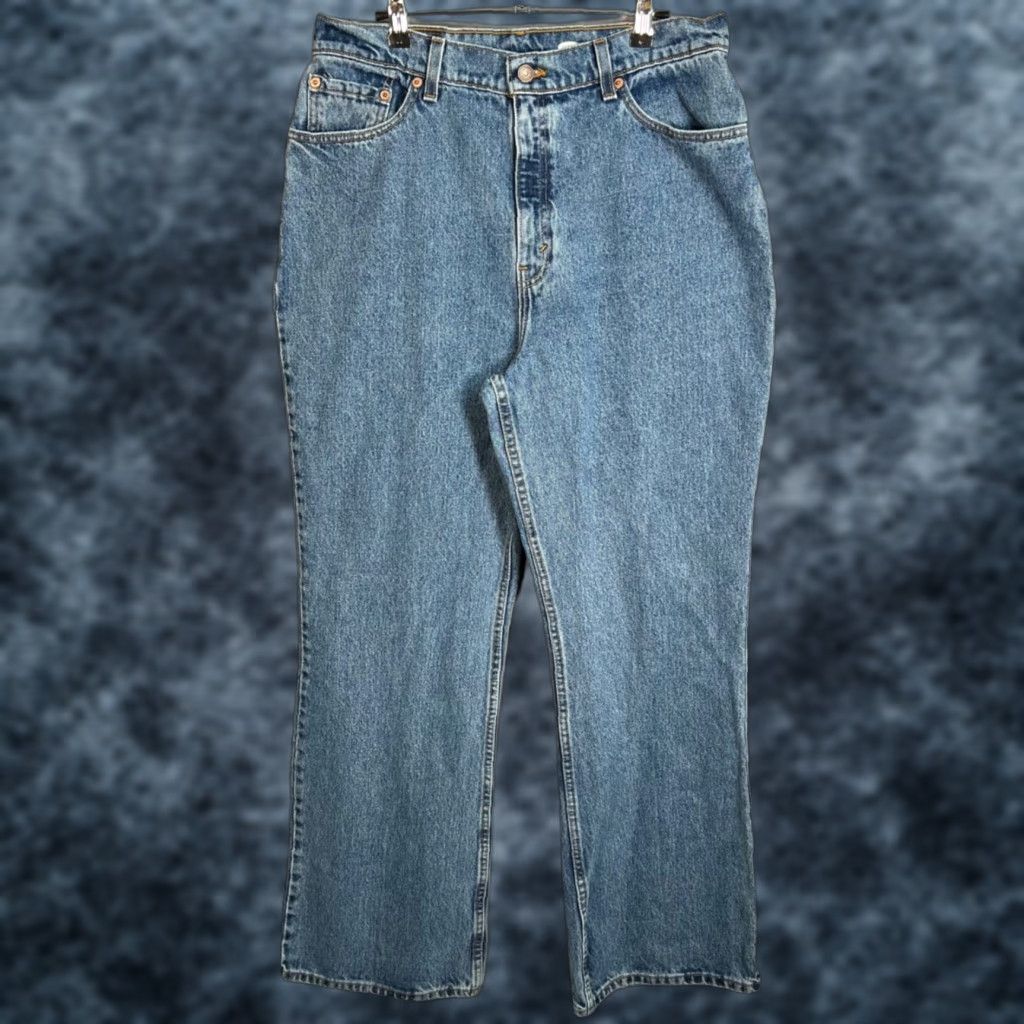 Levi's Levi's 517 Boot Cut Low Rise Jeans Medium Wash Blue Denim Womens 16W Size 38" / US 16 / IT 52 - 1 Thumbnail