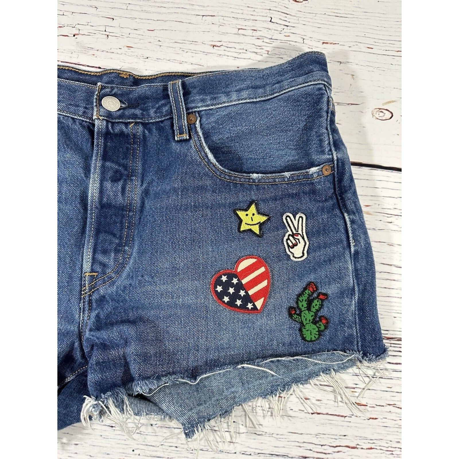 Levi's Levis 501 Blue Jean Shorts Patches Womens Size 31 Mid Rise D Size 31" - 3 Thumbnail