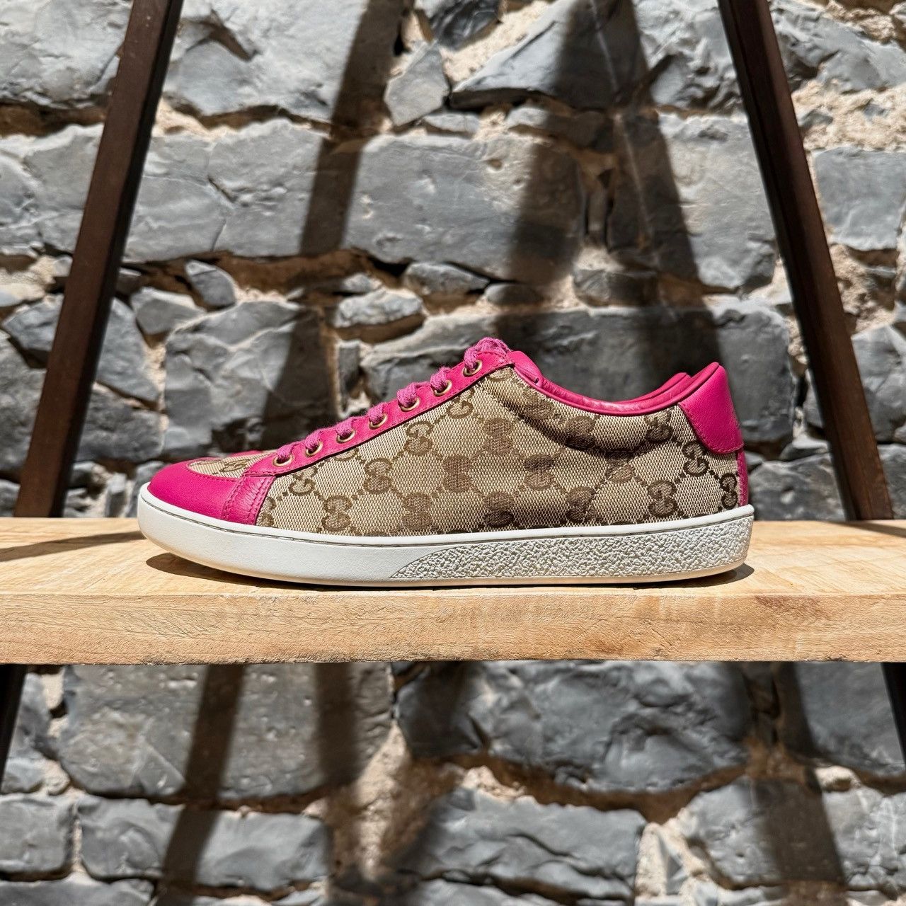 Gucci Gucci Beige GG Canvas Fuchsia Leather Brooklyn Sneakers Size US 7.5 / IT 37.5 - 7 Thumbnail