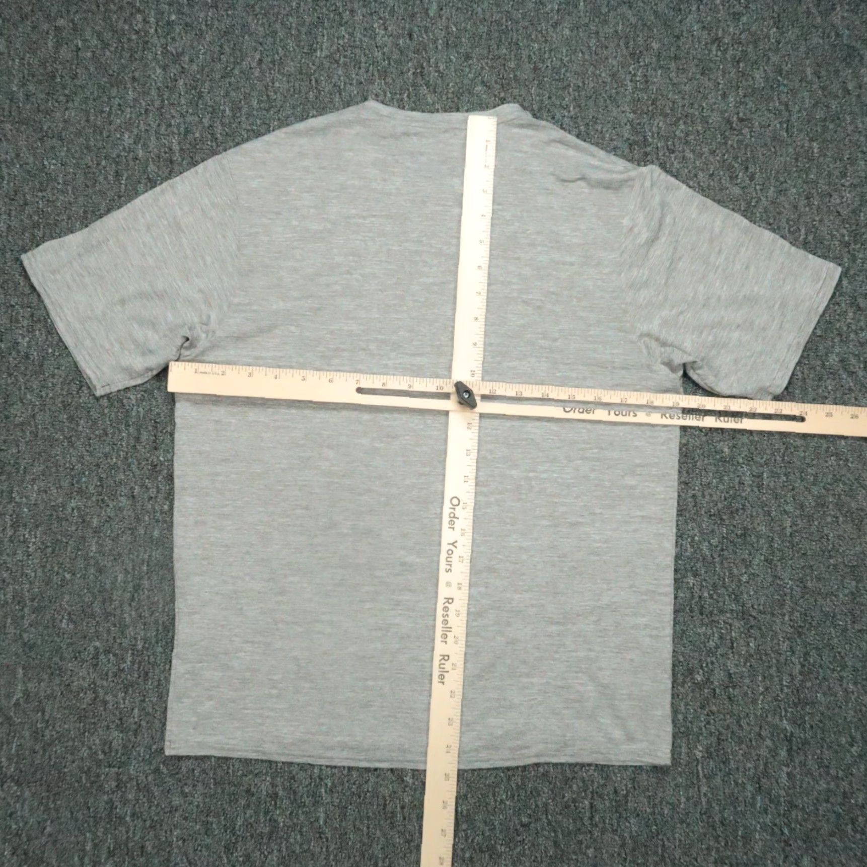 Patagonia Patagonia Shirt Mens Small Gray Capilene Cool Daily Crew Graphic Short Sleeve Size US S / EU 44-46 / 1 - 5 Thumbnail