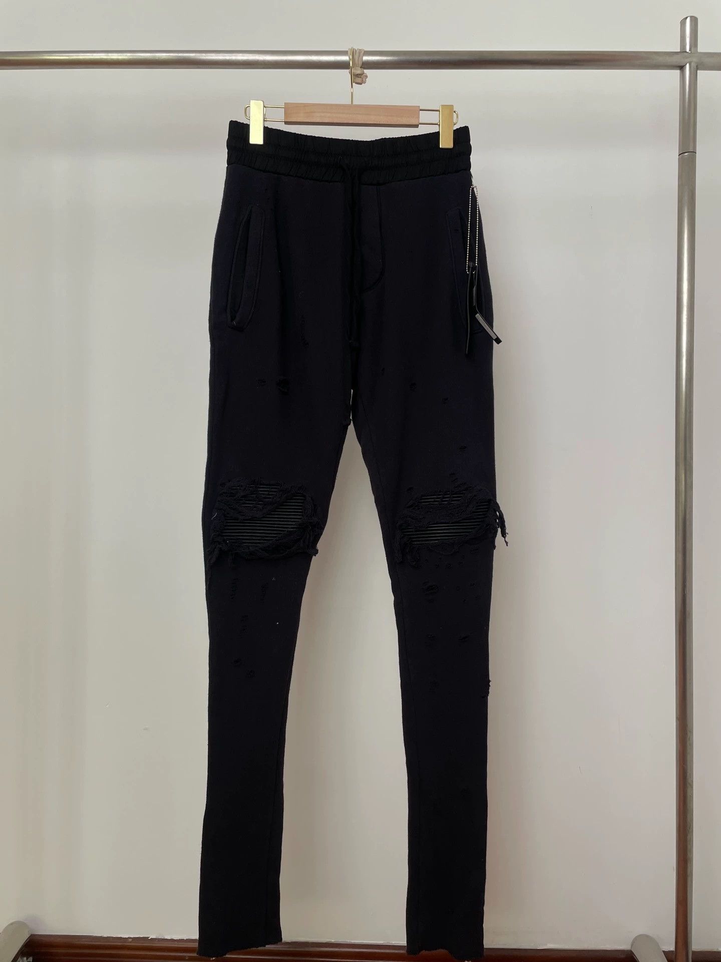 Amiri Amiri Distressed Ripped Jeans M NWT Size US 32 / EU 48 - 1 Thumbnail