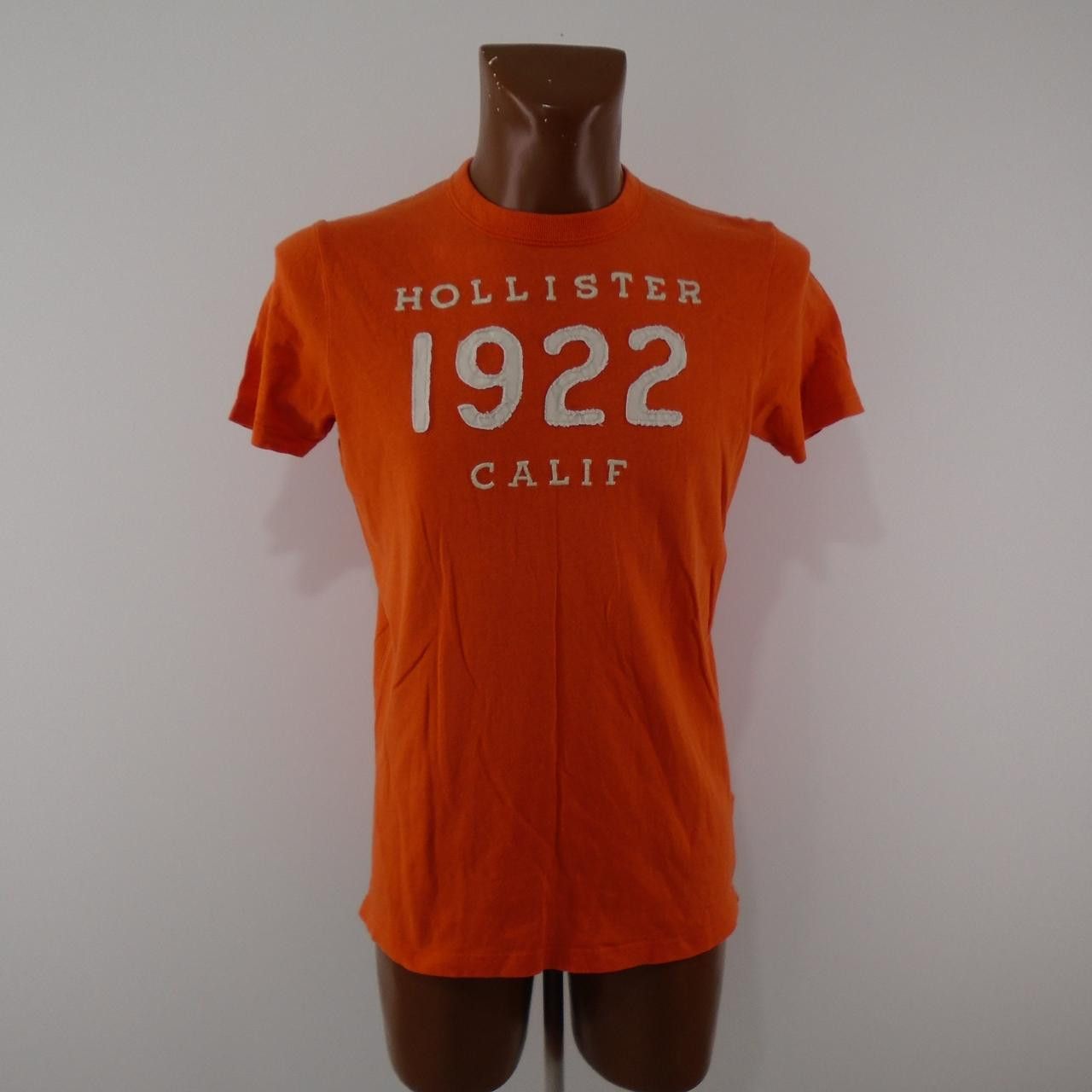 Hollister Men's T-Shirt Hollister. Orange. M. Used. Good Size US M / EU 48-50 / 2 - 1 Thumbnail