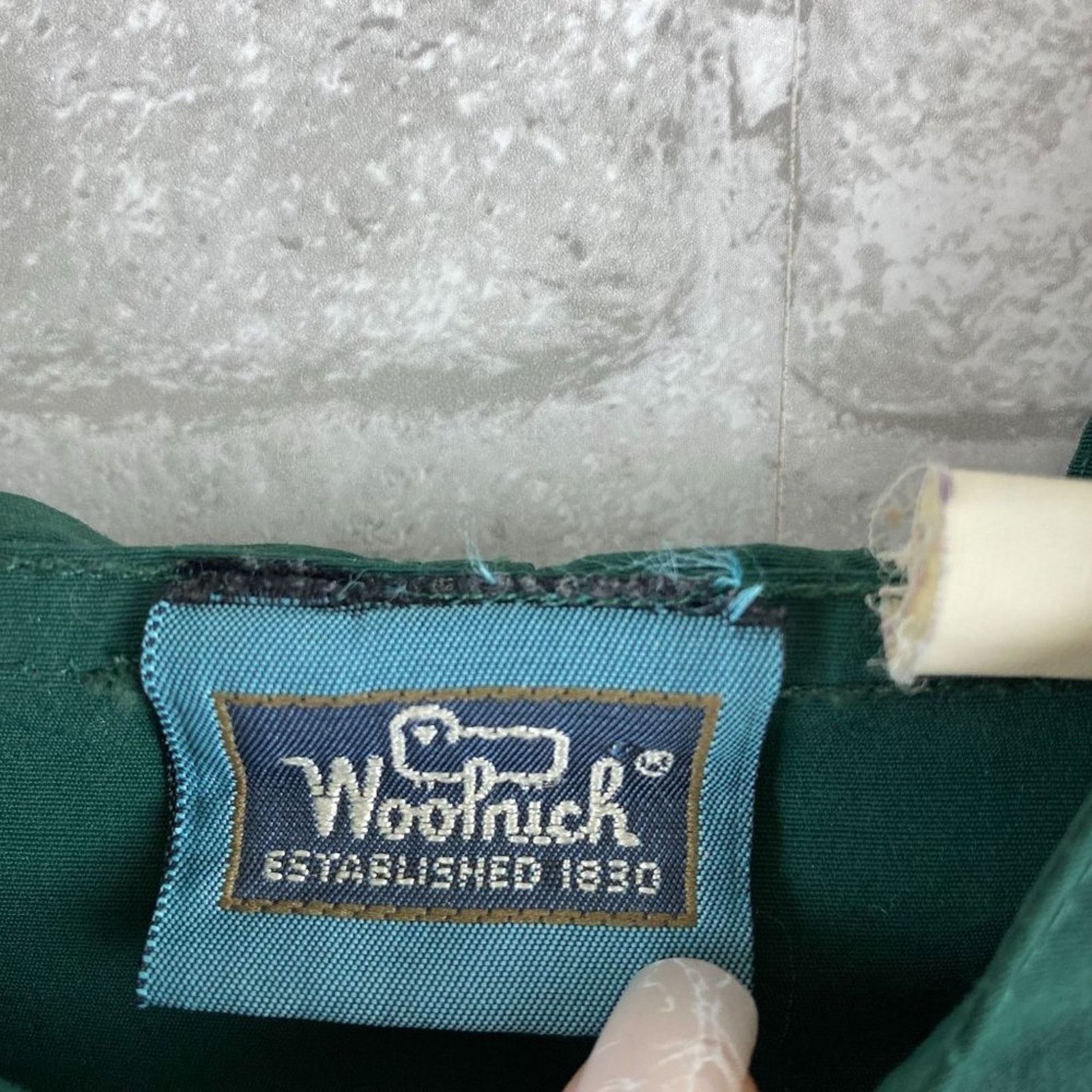 Vintage Vintage Woolrich Hunter Green Nylon Windbreaker Men's M Size US M / EU 48-50 / 2 - 2 Thumbnail