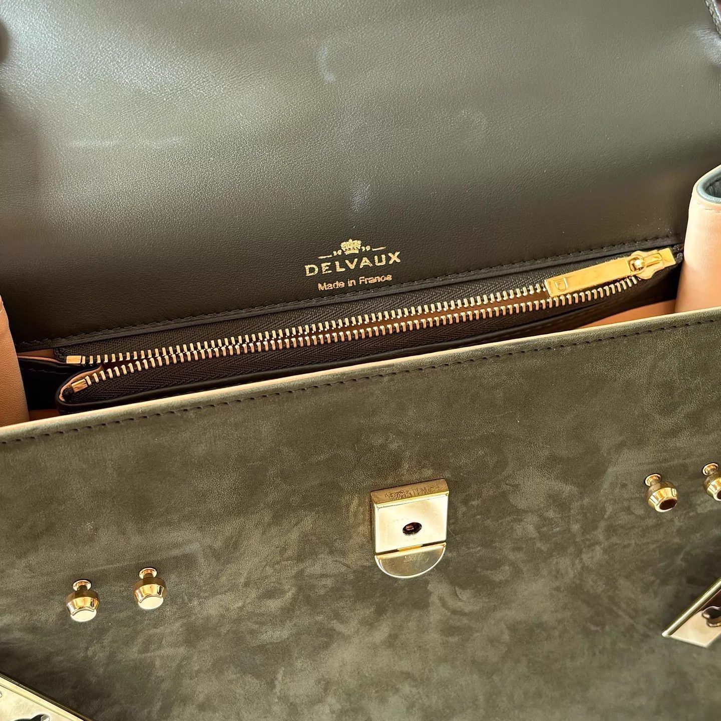 Delvaux Delvaux Tempête MM PineGreen Calfskin Wmn Adjustable Strap Size ONE SIZE - 6 Thumbnail