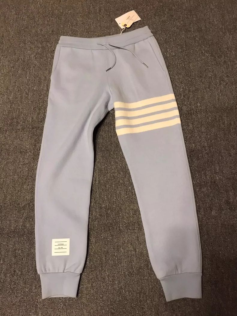Thom Browne Thom Browne size1 Four-earner trousers Size 25" / US 0 / IT 36 - 1 Thumbnail