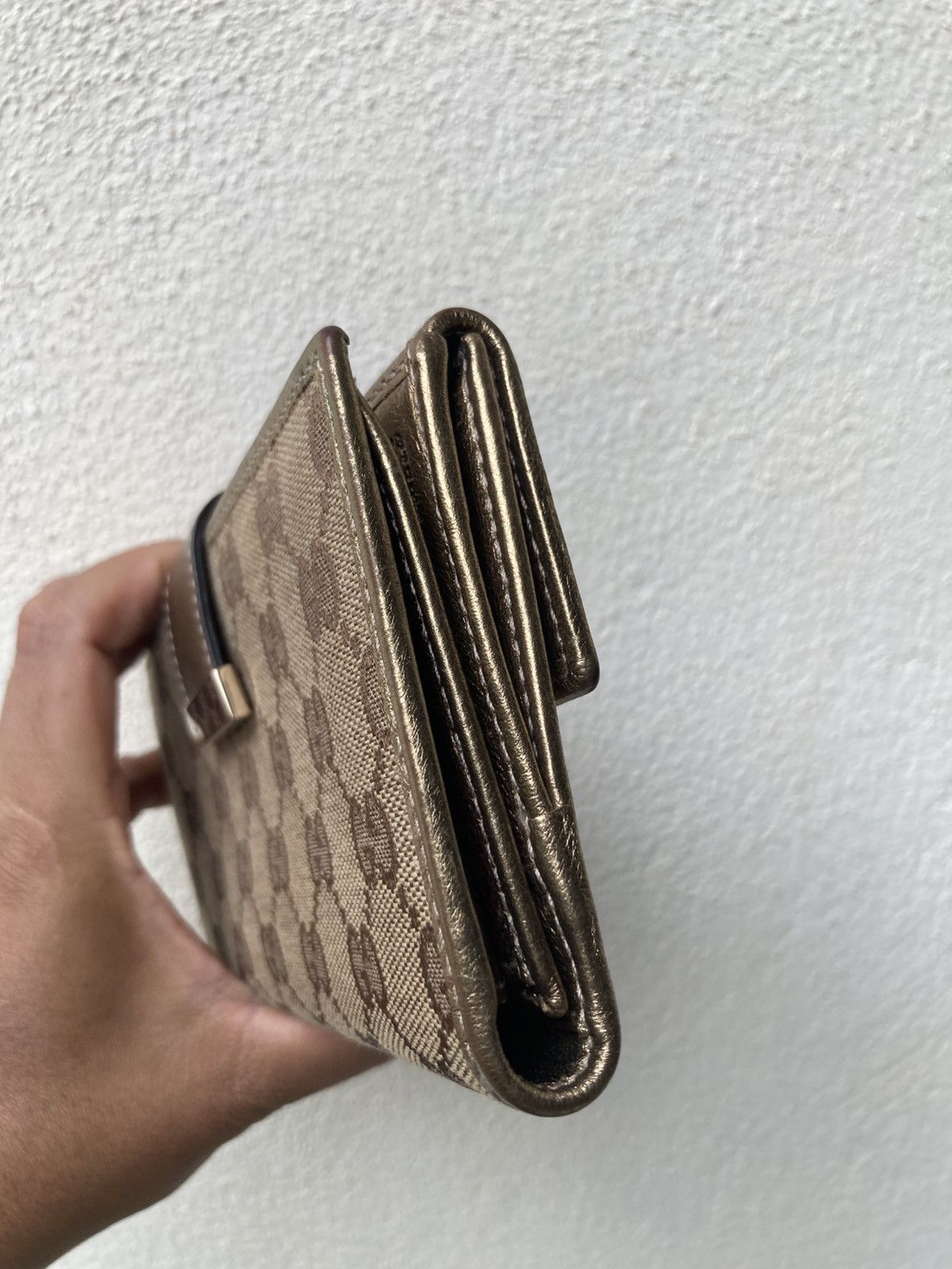 Gucci Vintage Gucci GG Gold Trim Canvas Leather Monogram Wallet Size ONE SIZE - 4 Thumbnail