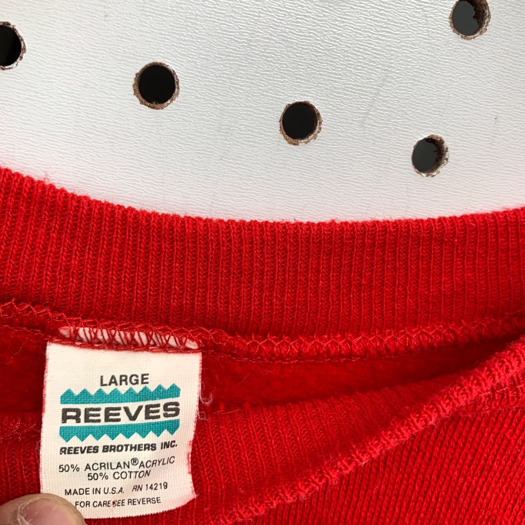 Vintage VINTAGE Reeves Sweatshirt Crew Neck Red Adult Small 21X23 80s Pullover Mens Size US S / EU 44-46 / 1 - 7 Thumbnail