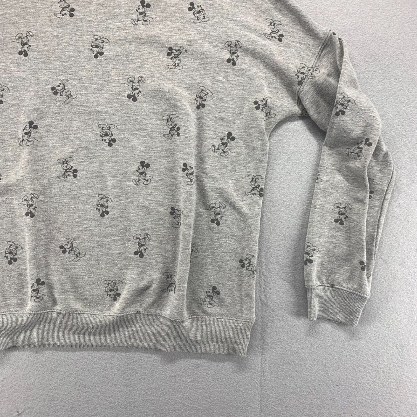 Disney Disney Sweatshirt Womens Medium Gray Mickey Mouse Stretch Long Sleeve Pullover Size M / US 6-8 / IT 42-44 - 6 Thumbnail