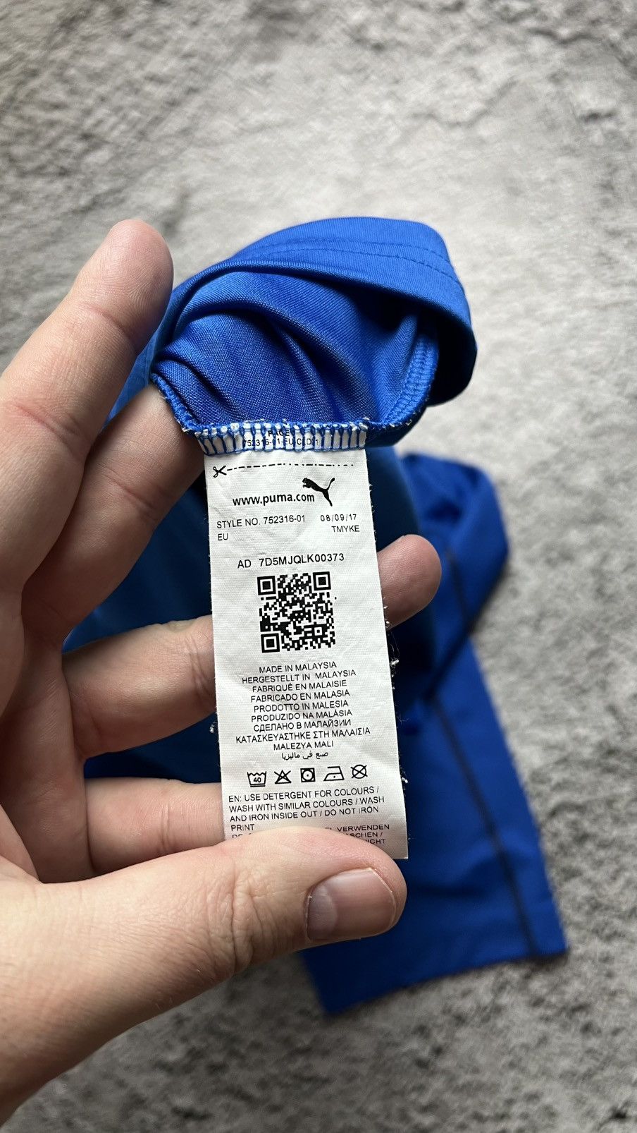 Puma 2017-2018 Italy national football team puma jersey Size US S / EU 44-46 / 1 - 6 Thumbnail