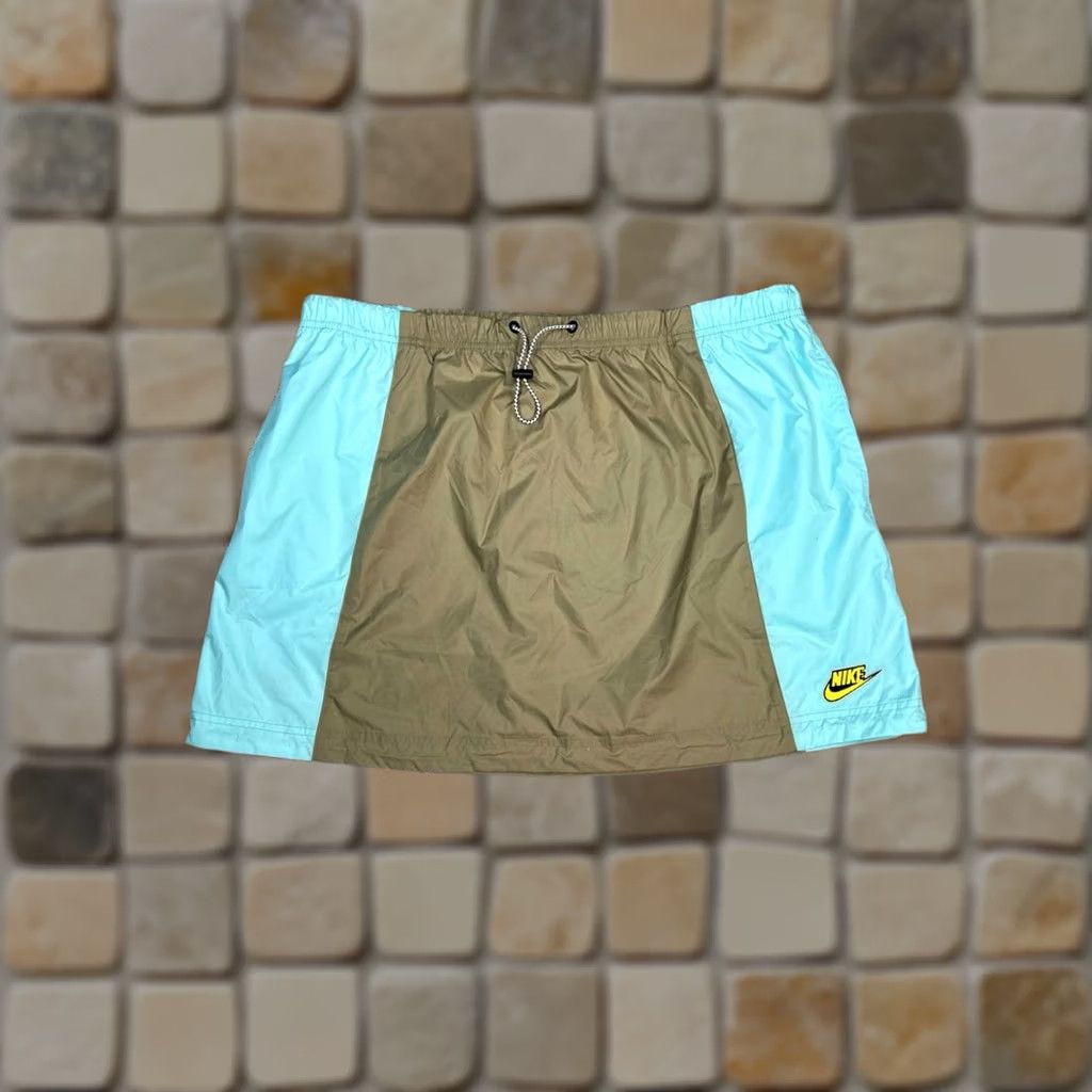 Nike Nike Sportswear Icon Clash Skirt Womens XL Blue Standard Fit Swoosh Logo New Size 40" / US 18 - 1 Thumbnail