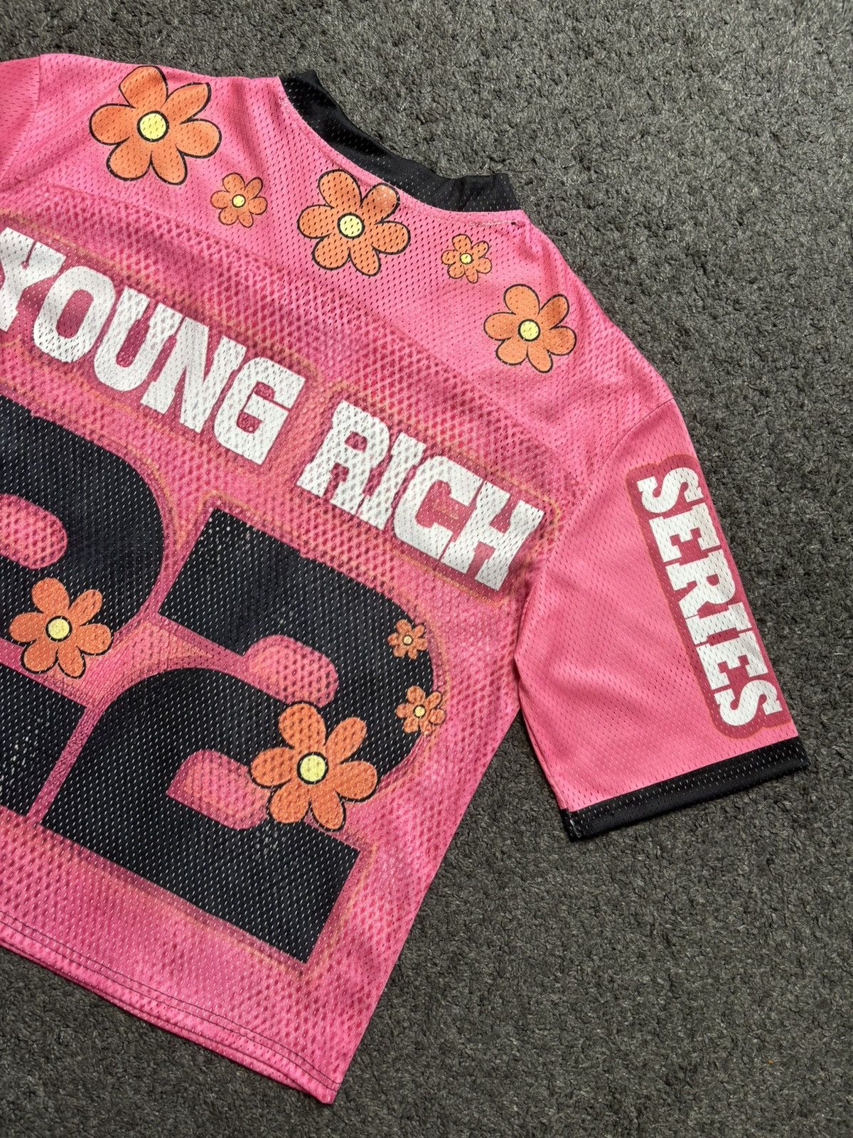 Japanese Brand Vintage Young Rich 22 flowers pink black football jersey Size US L / EU 52-54 / 3 - 14 Thumbnail