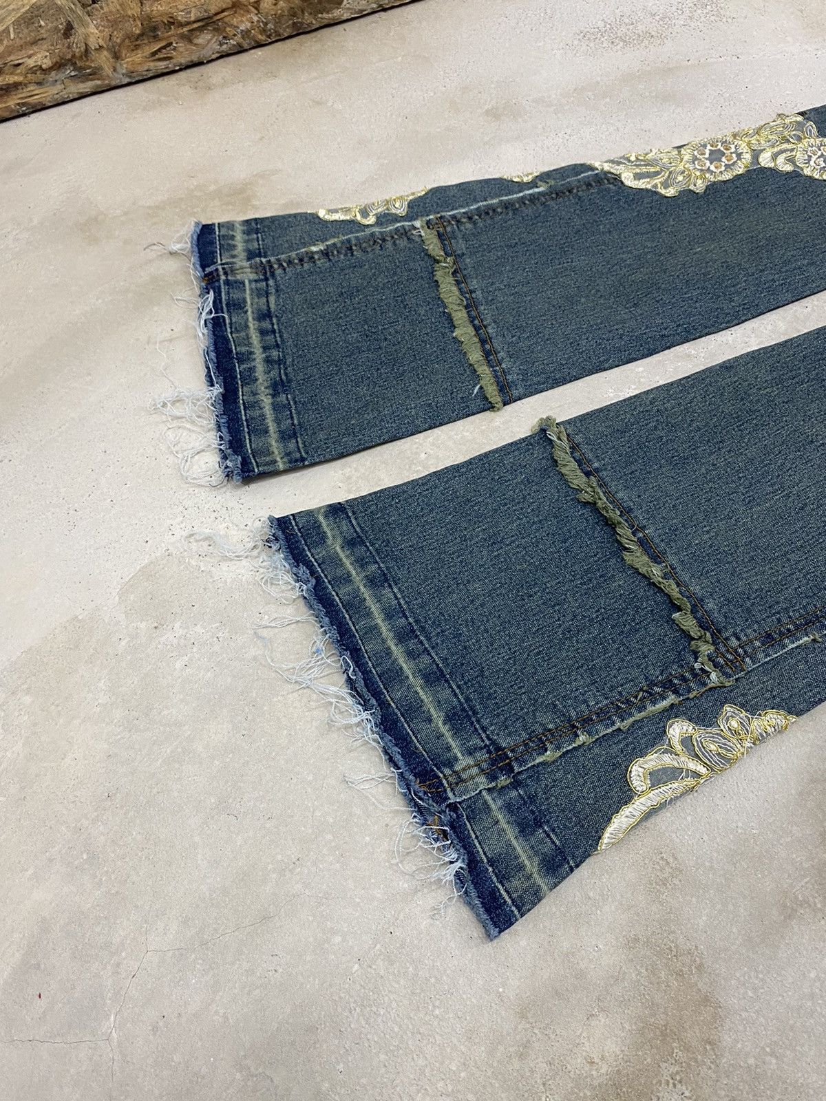 If Six Was Nine × Japanese Brand × Le Grande Bleu (L.G.B.) Flare Unisex PantoMime Mud Washed Embroid Flower Patchwork Size US 27 - 13 Thumbnail