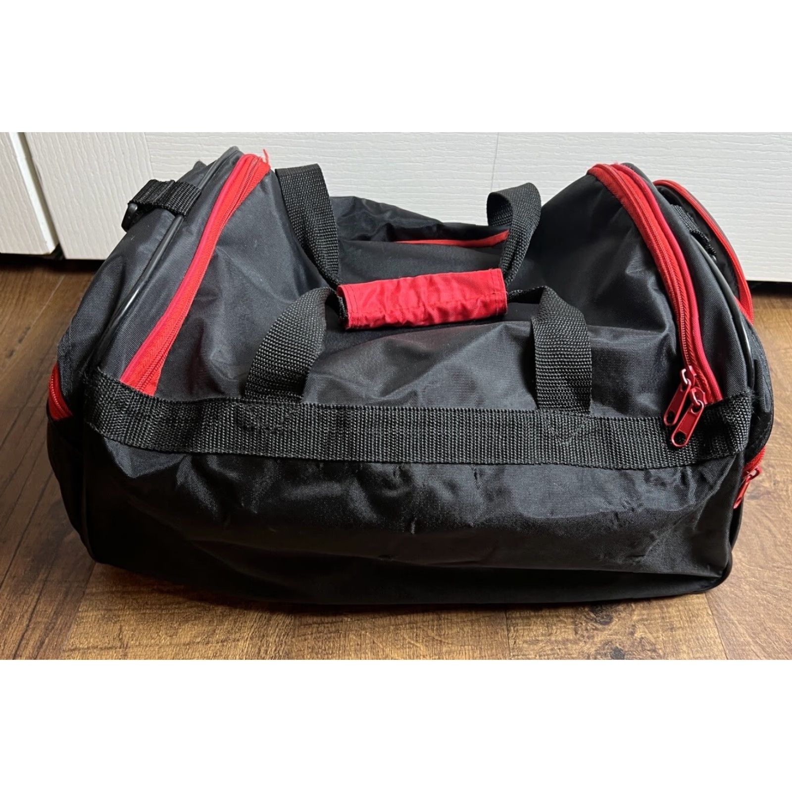 Spalding VINTAGE Spalding Duffle Bag Travel Gym Black /Red Sports Retro 90s Print Bag Nylon Canvas Unisex Adults Large Size ONE SIZE - 5 Thumbnail