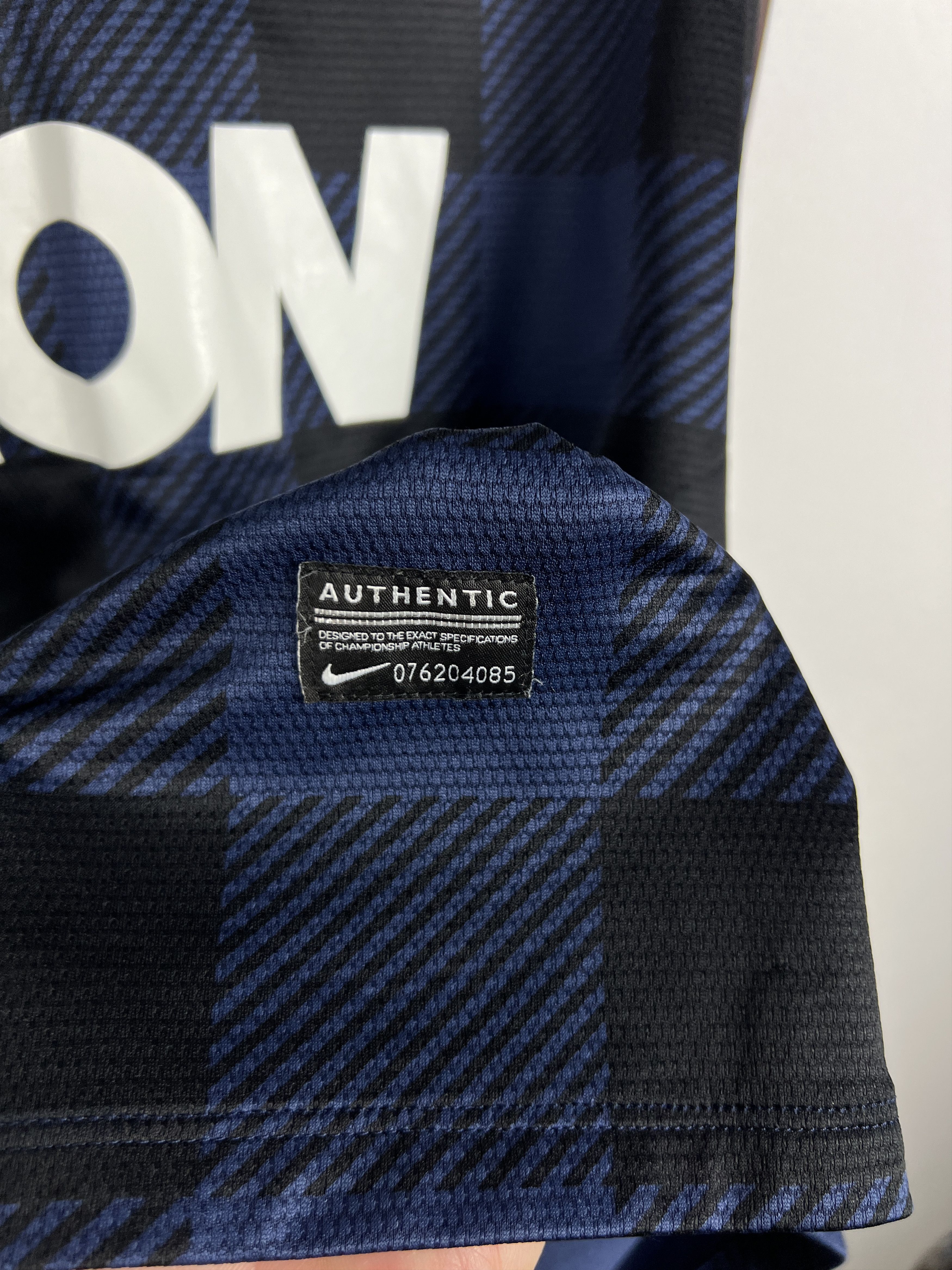 Nike Manchester United football shirt Soccer Long Sleeve Jersey Size US XXL / EU 58 / 5 - 4 Thumbnail