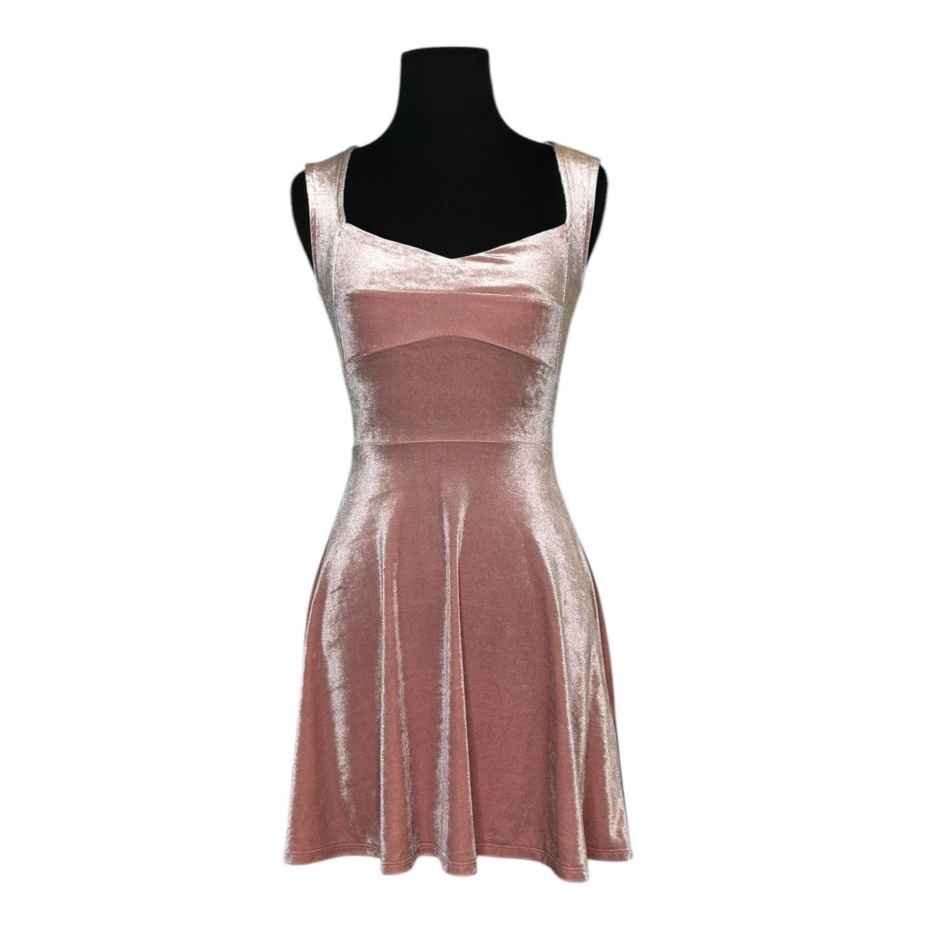 Forever 21 Forever 21 pink velvet fit and flare mini dress size Small Size S / US 4 / IT 40 - 1 Thumbnail