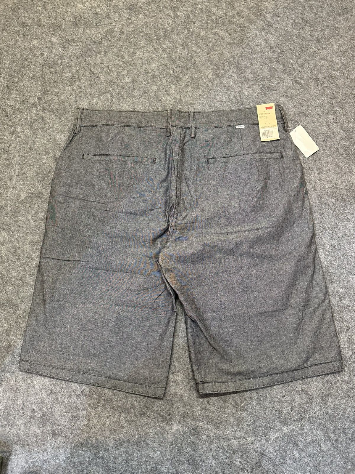 Levi's Levi's Men's 502 Regular Taper Fit chambray chino shorts. Size US 36 / EU 52 - 2 Thumbnail