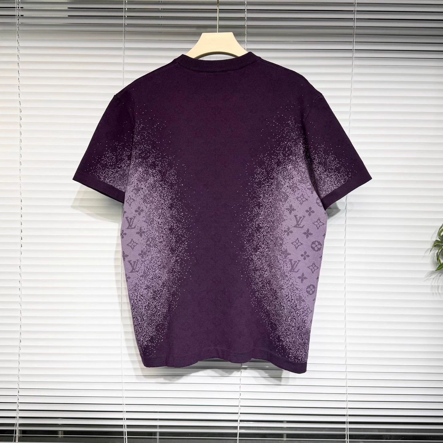 Louis Vuitton LV Knit Short-Sleeve Tee SS26 Purple Gradient Jacquard XL Size US XL / EU 56 / 4 - 2 Thumbnail