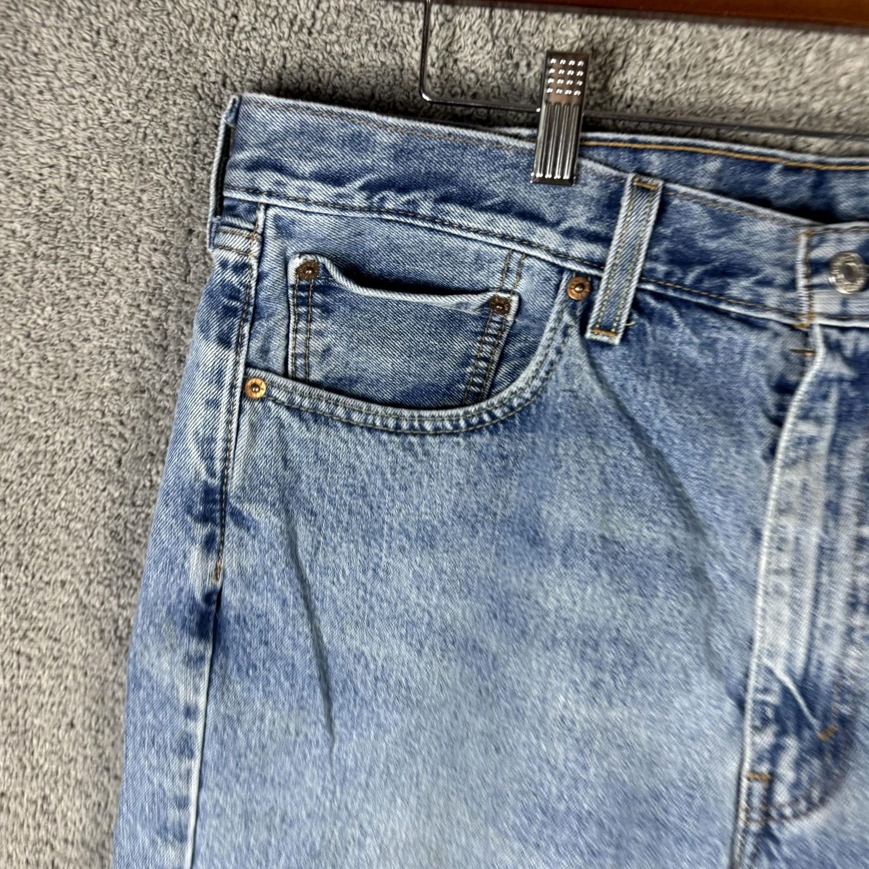Levi's Levi's 550 Jeans Mens 38x32 Light Wash Blue Relaxed Straight Denim Cotton Size US 38 / EU 54 - 2 Thumbnail