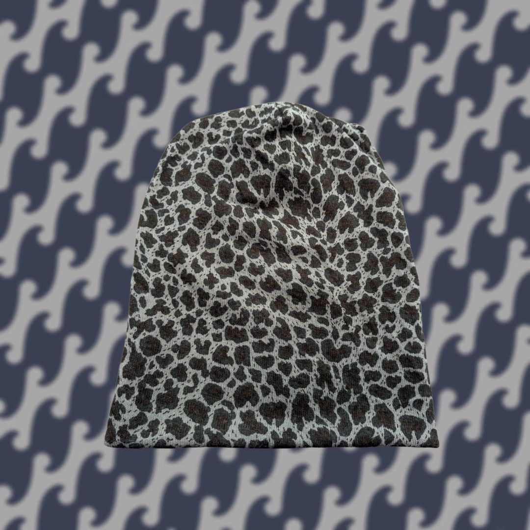 Vintage ONLY & Bo Van Melskens Womens Beanie Hat One Size Wool Anima Print Gray Knit Stretch Mens Womens Boys Girls 90s Concert 2000s Size ONE SIZE - 1 Thumbnail