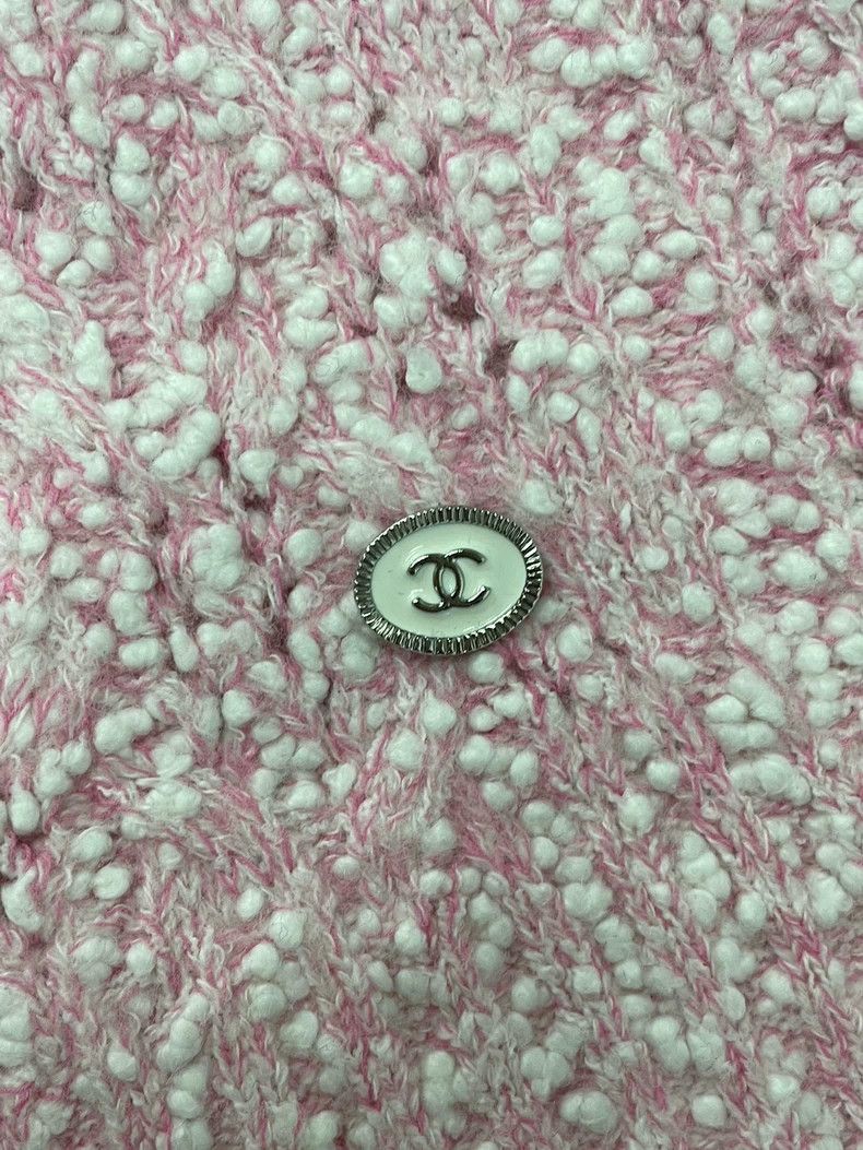 Chanel 24P pink and white color-blocked knitted sweater