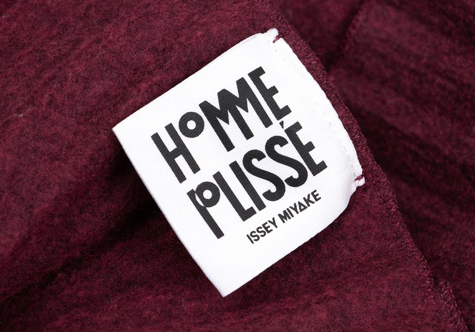 Issey Miyake Pleated Scarf in Red-Purple, Good Condition Size ONE SIZE - 7 Thumbnail