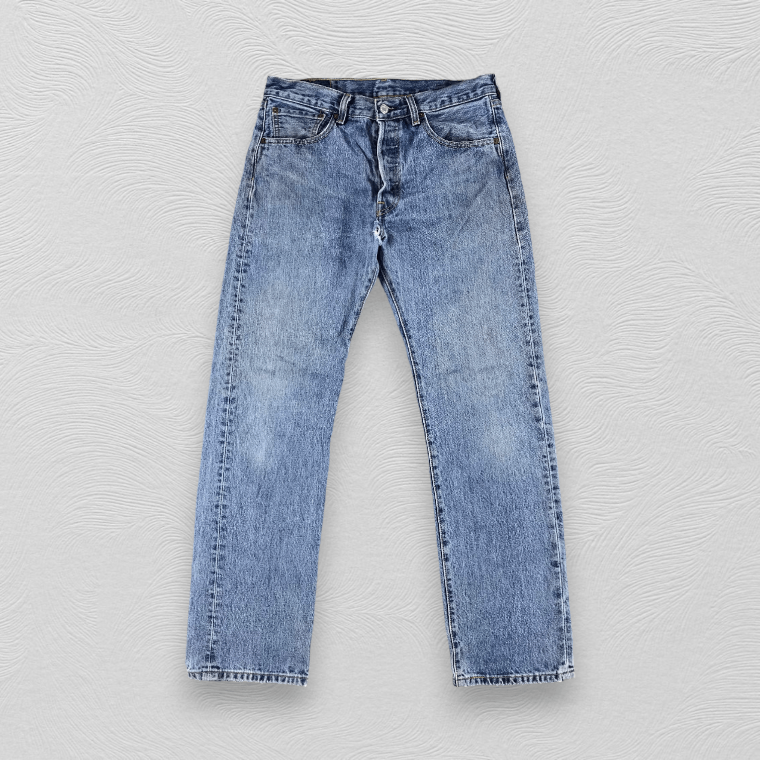 Levi's Vintage Levi's 501 Jeans Distress Medium Wash Denim KJ1069 Size US 32 / EU 48 - 1 Thumbnail