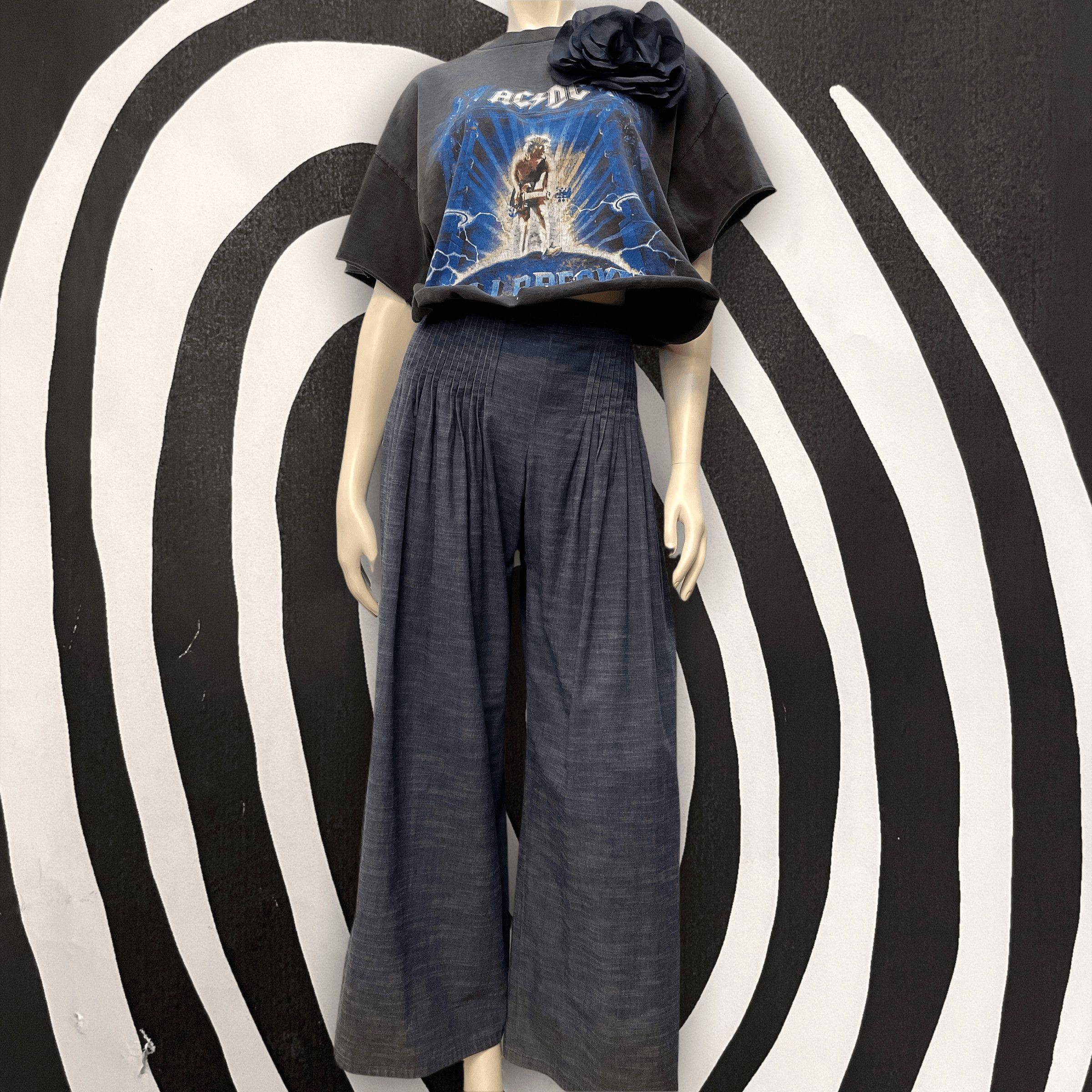 Chanel Chanel Spring '03 Vintage Designer Denim Pleated Wide-Leg Trousers Made In Italy Size 30" Size 30" / US 8 / IT 44 - 2 Thumbnail