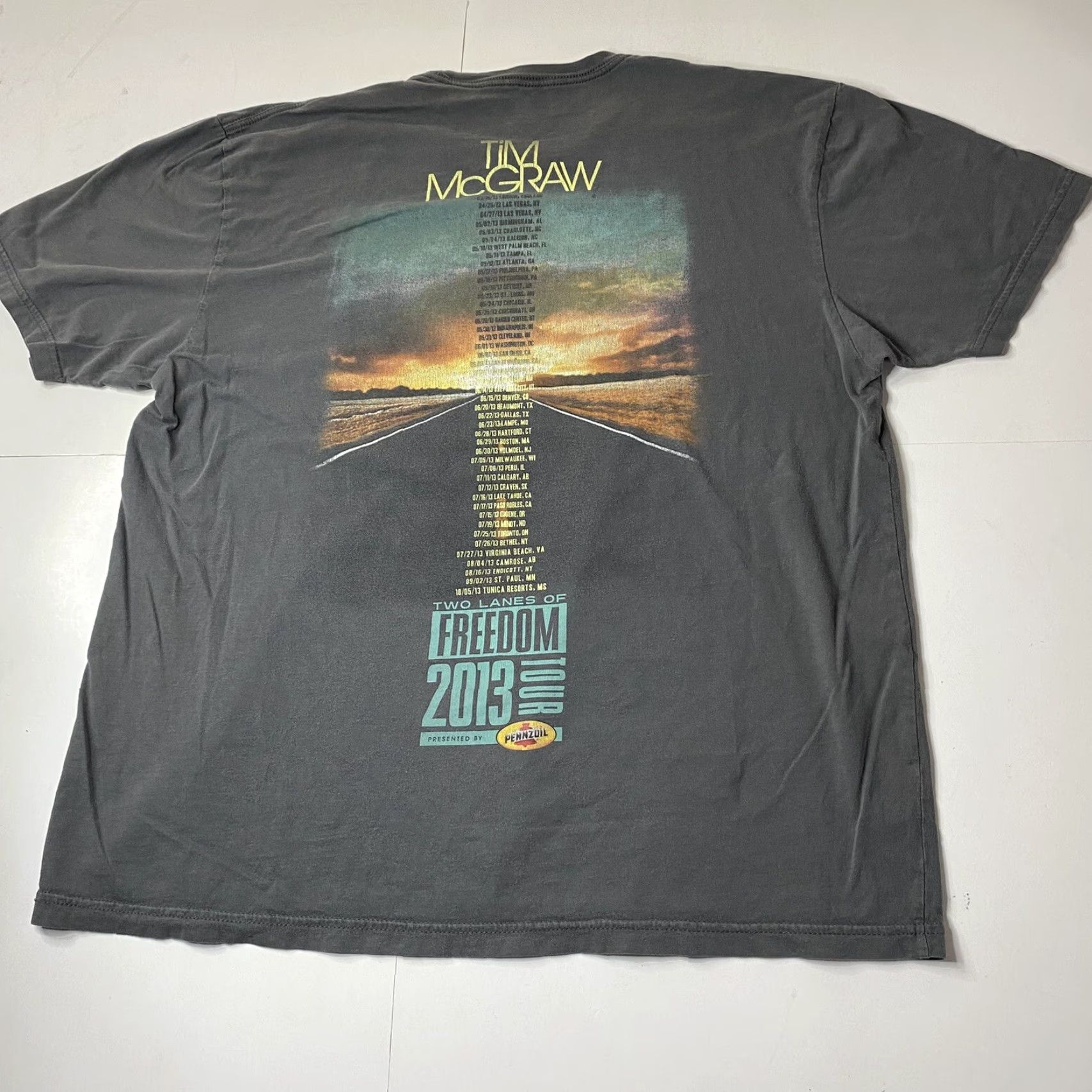 Next Level Tim McGraw Two Lanes Of Freedom Concert T Shirt Dark Gray XL Unisex 2013 Graphic Tee Size US XL / EU 56 / 4 - 4 Thumbnail