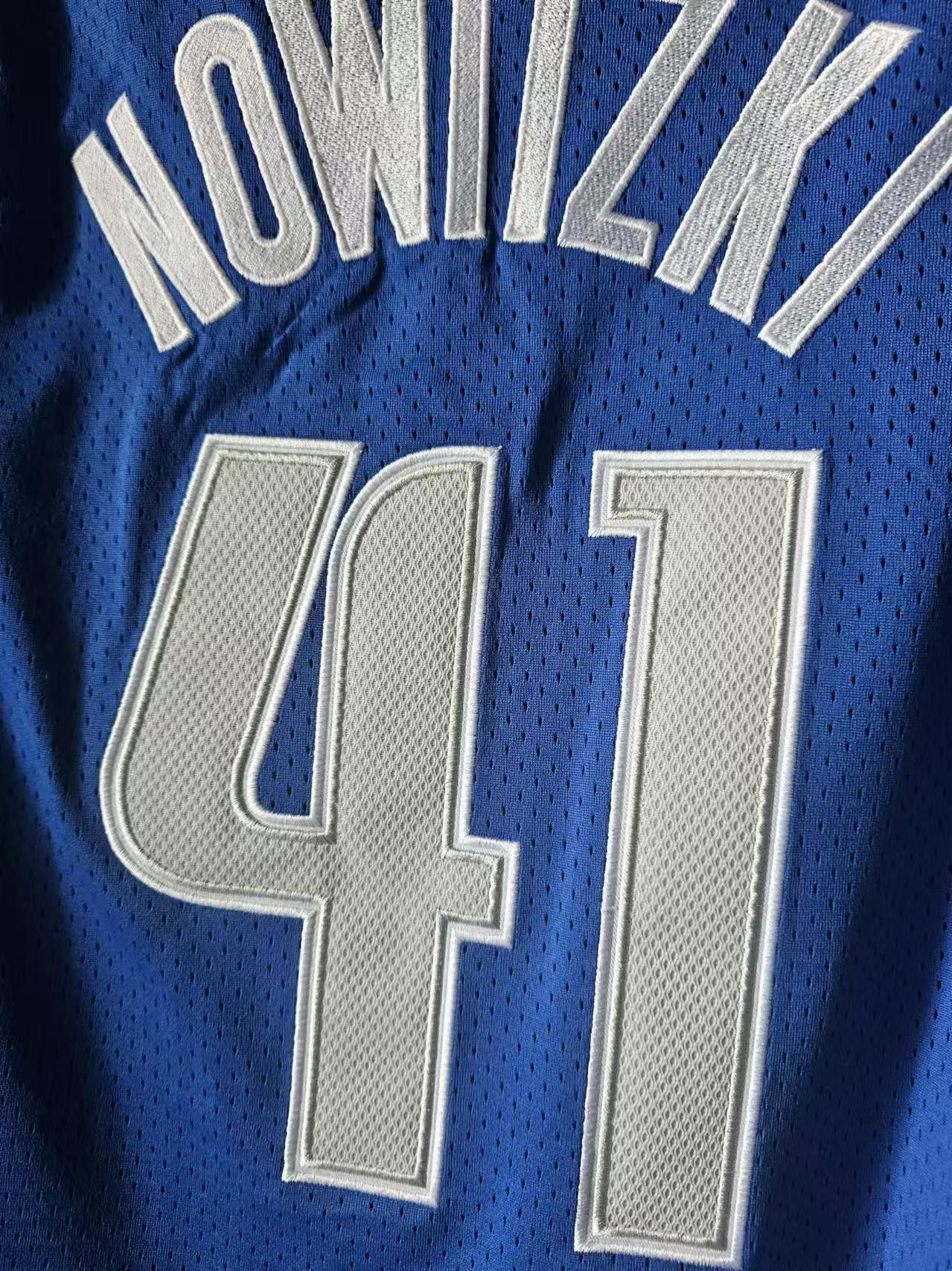 NBA Dallas Mavericks 41 Dirk Nowitzki Jersey Size US M / EU 48-50 / 2 - 4 Thumbnail