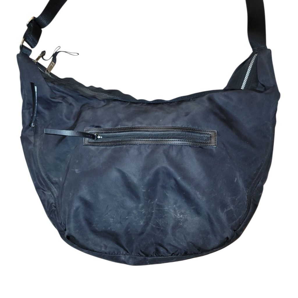Lululemon Lululemon Large Resolution Expandable Crossbody Sling Bag Size ONE SIZE - 3 Thumbnail