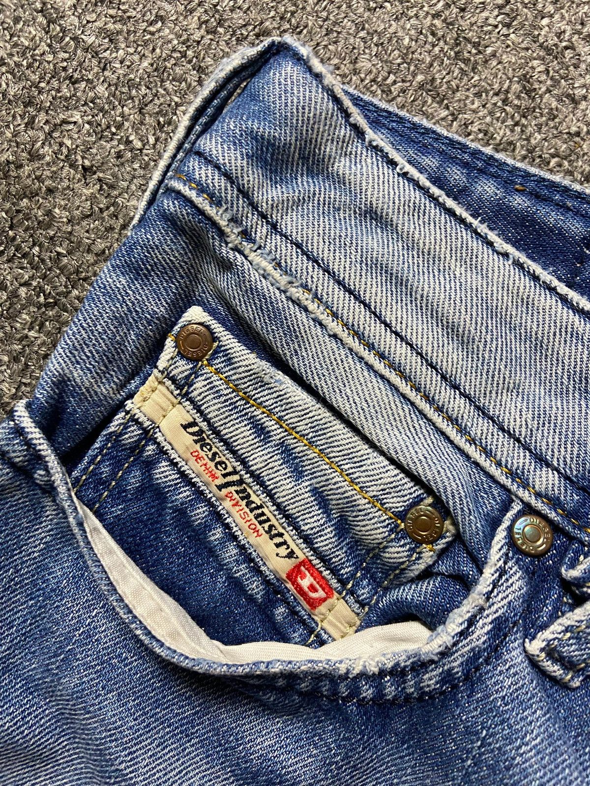 Diesel × Vintage Diesel Factory x Zathan Distressed Denim Jeans (123) Size US 31 - 10 Thumbnail