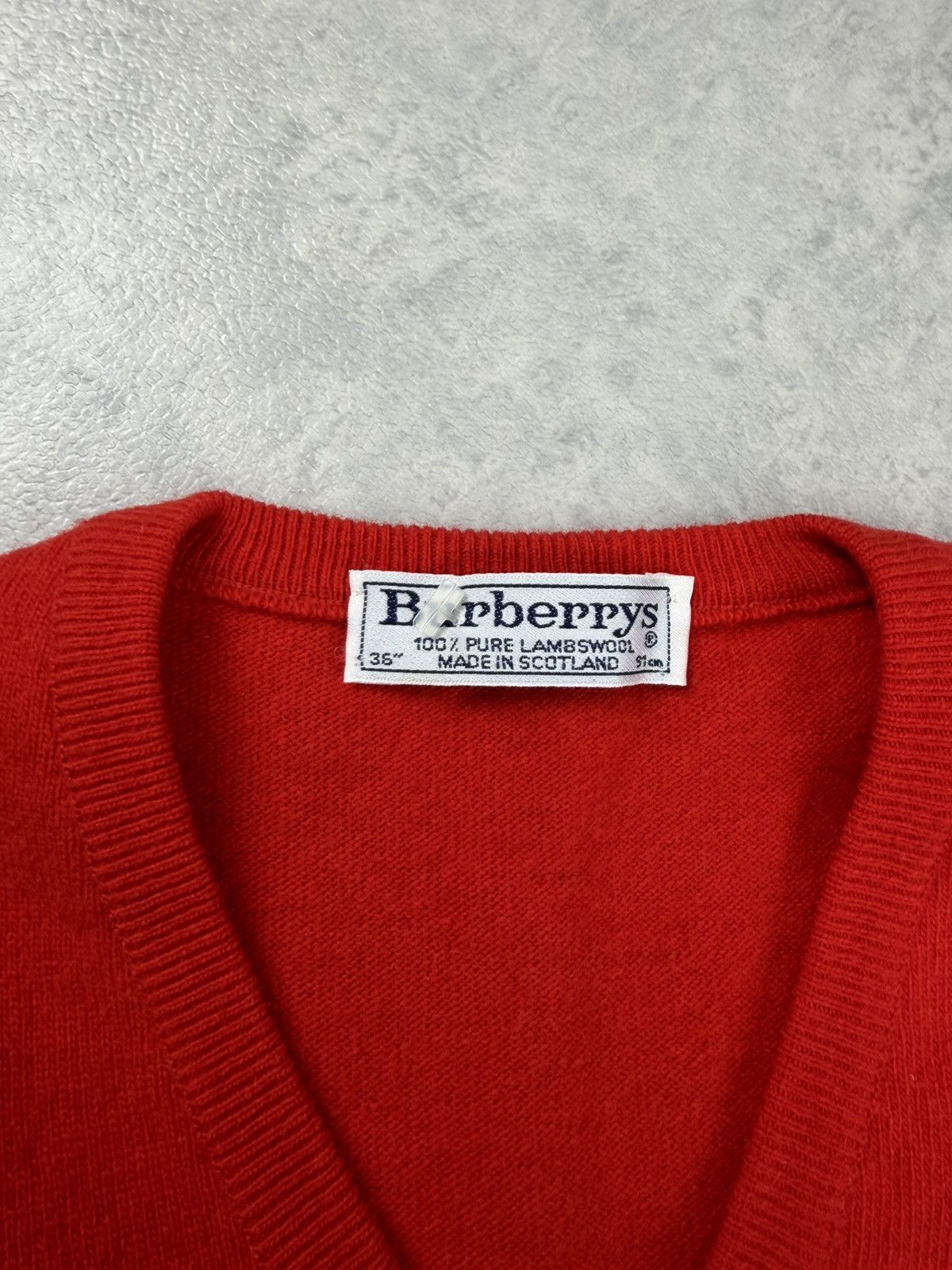 Burberry Burberry Vintage Red Lambswool V Neck Vest Scotland Size 36 Size XS / US 0-2 / IT 36-38 - 4 Thumbnail