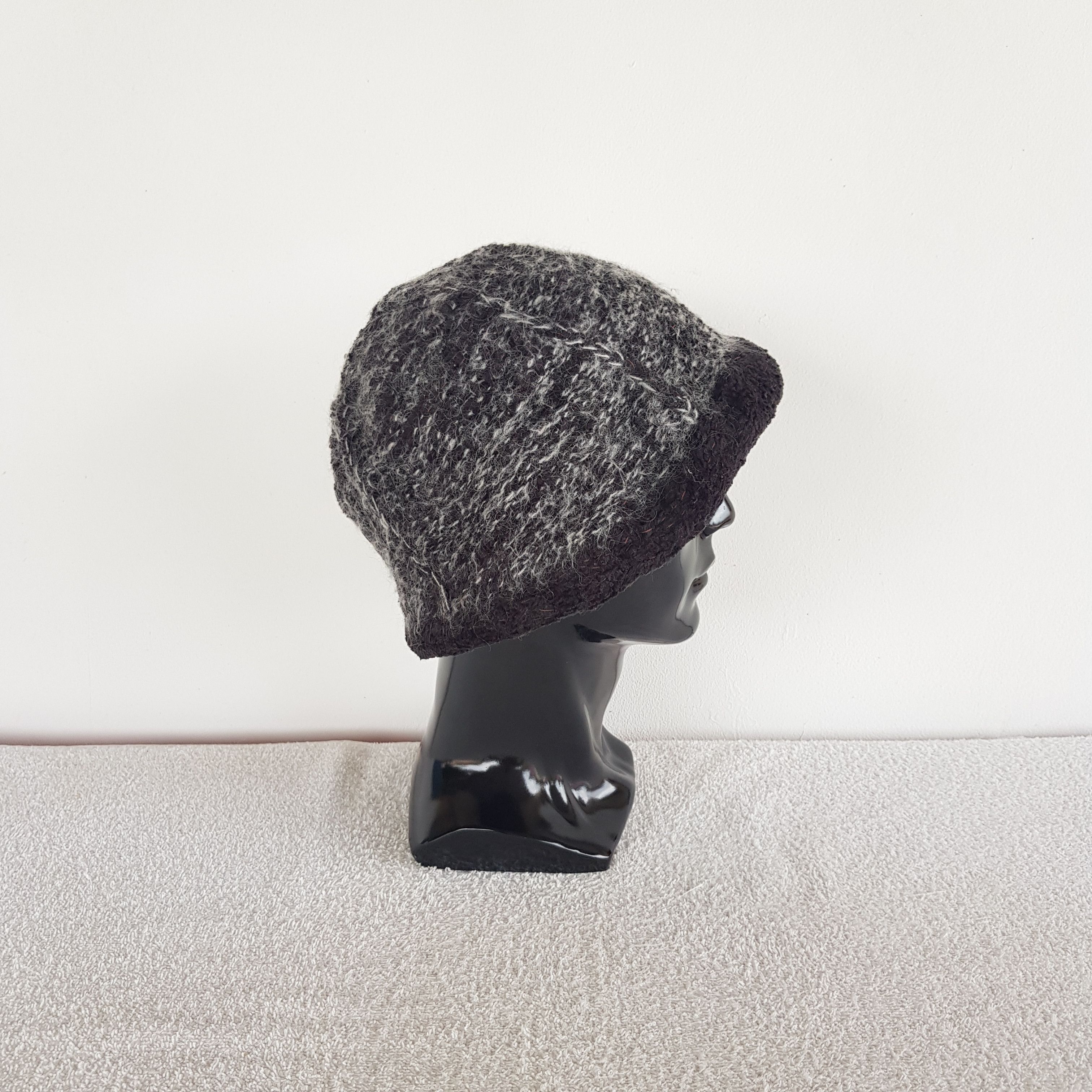 Mario Valentino Vintage Mario Valentino Beanie Ribbed Knit Snow Caps Hats. Size ONE SIZE - 3 Thumbnail