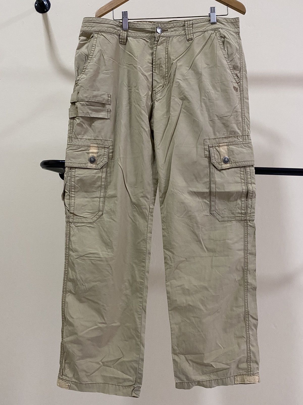 Cargo pants military style