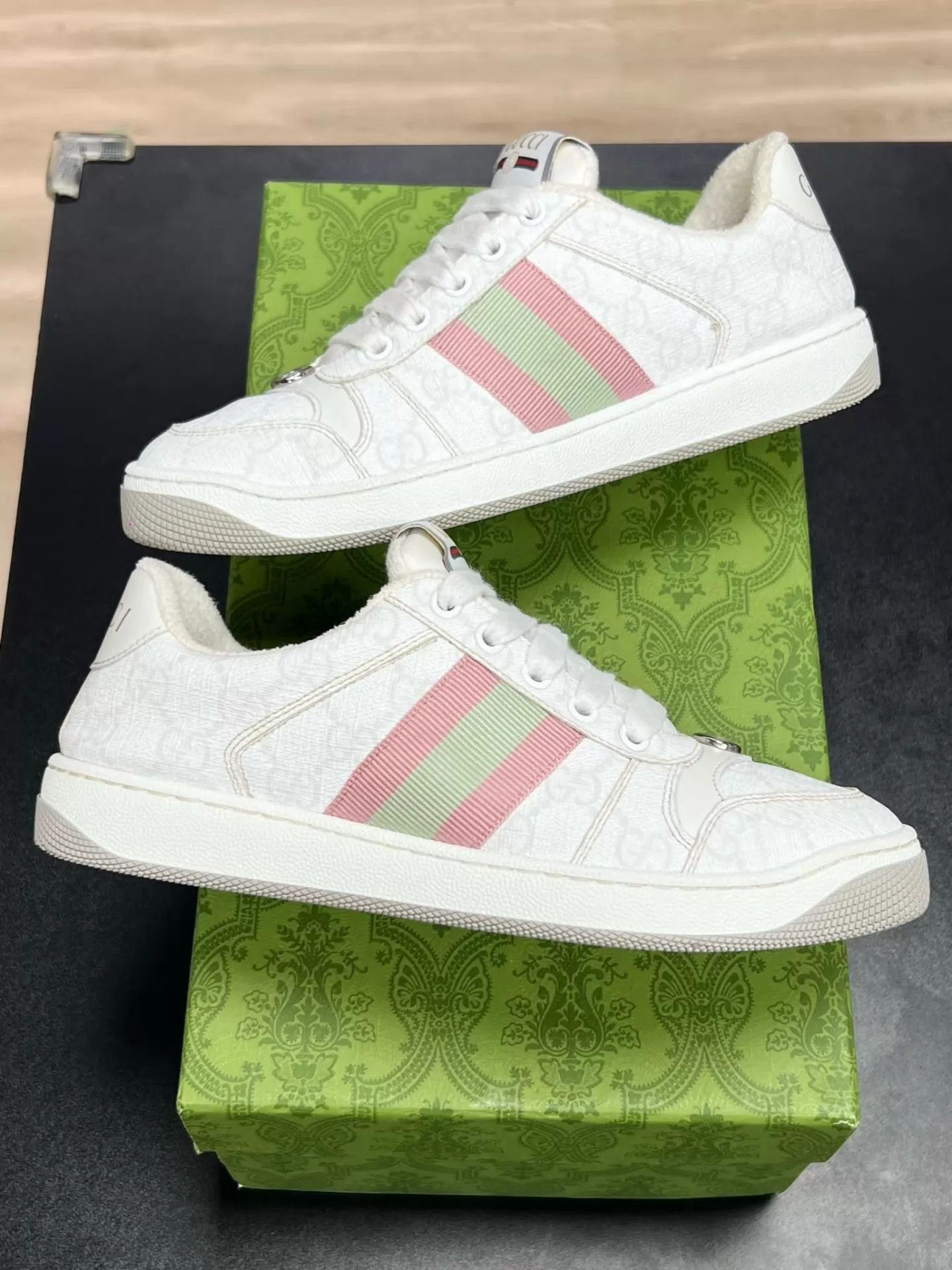 Gucci GUCCI Gray & White Sneakers 36 (Lightly Used) Size US 5.5 / IT 35.5 - 5 Thumbnail