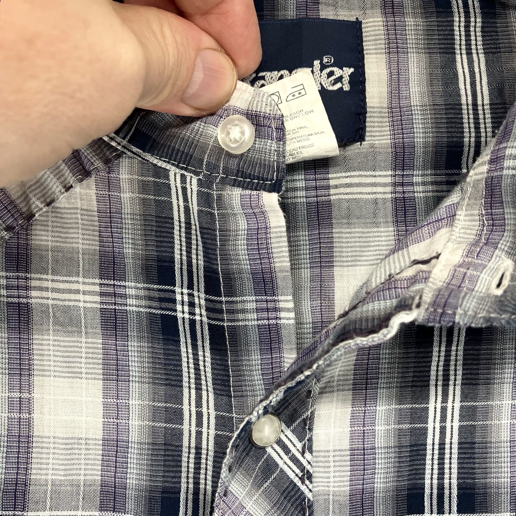 Wrangler VINTAGE Wrangler Western Shirt XL Light Purple Plaid Pearl Snap Cowboy Rodeo Mens EUC Shirt Size US XL / EU 56 / 4 - 7 Thumbnail