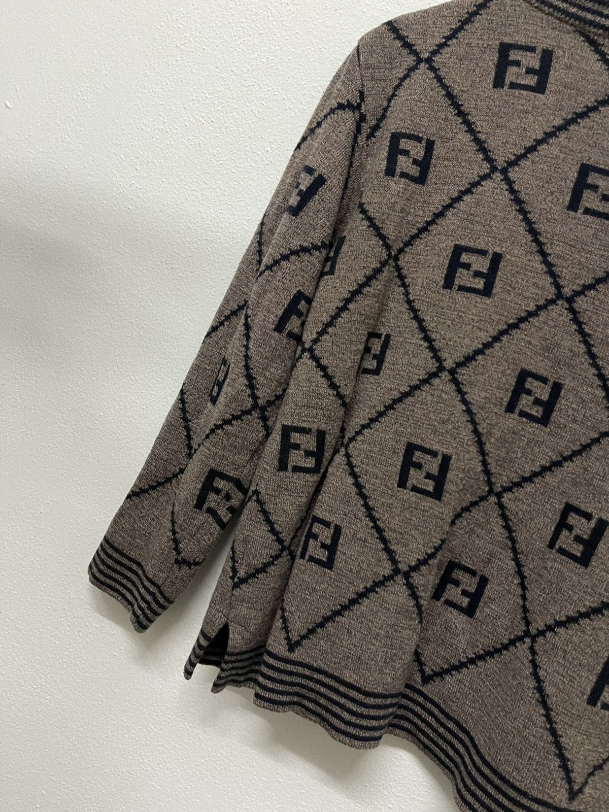 Fendi 90s FENDI MONOGRAM WOOL KNIT SWEATSHIRT RARE Size M / US 6-8 / IT 42-44 - 11 Thumbnail