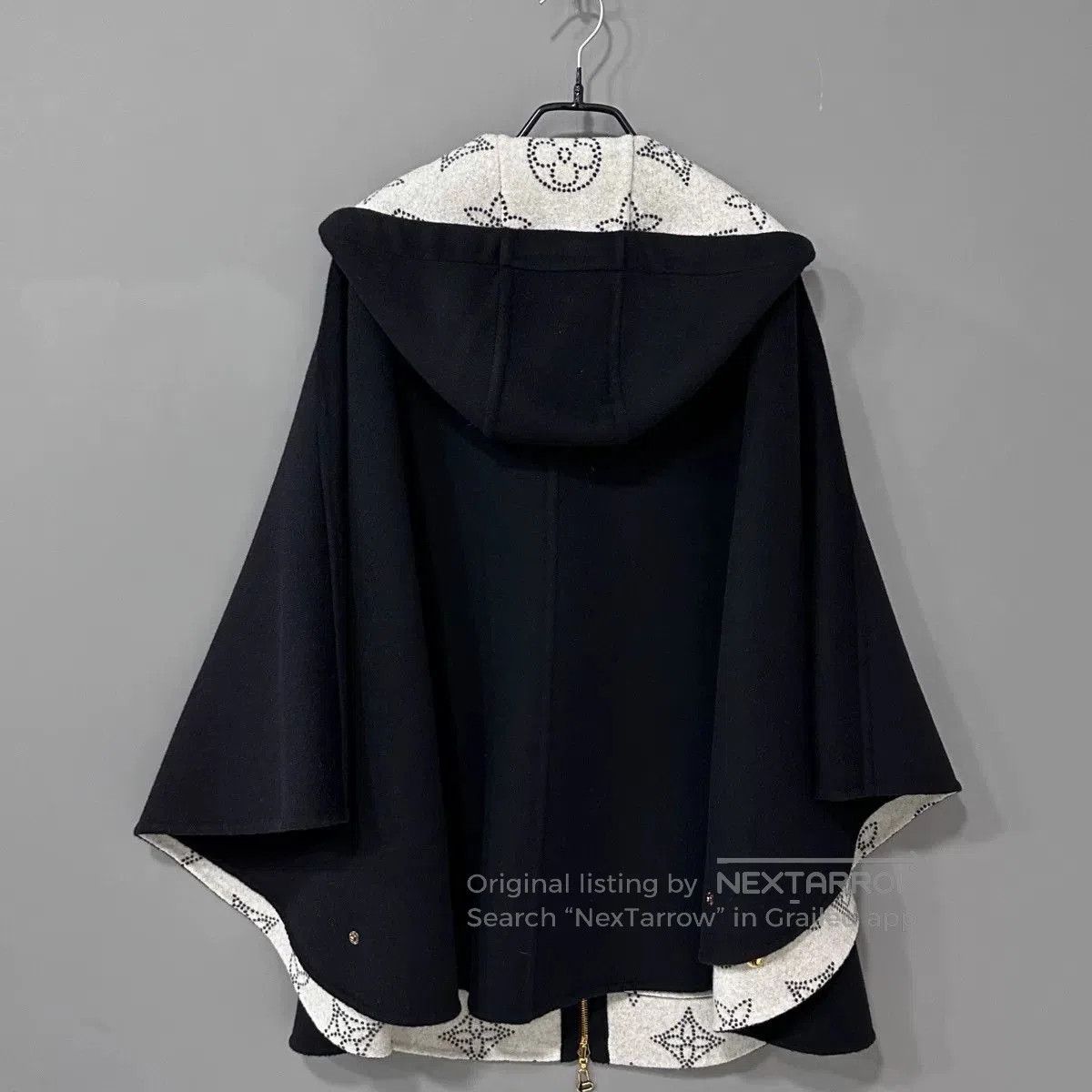 Louis Vuitton louis vuitton reversible black and white cape. Size XXS / US 00 / IT 34 - 3 Thumbnail