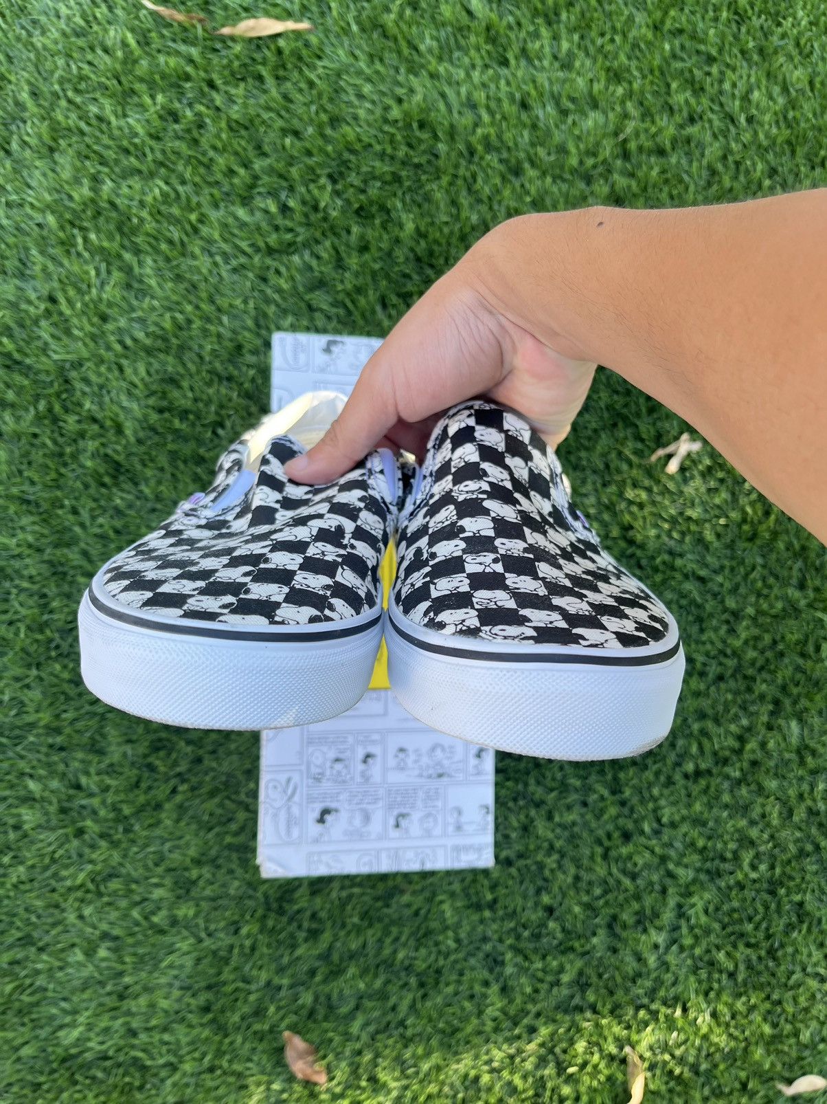 Vans Vans Peanuts Snoopy Checkerboard Classic Slip-On Sneaker 10 Size US 10 / EU 43 - 6 Thumbnail