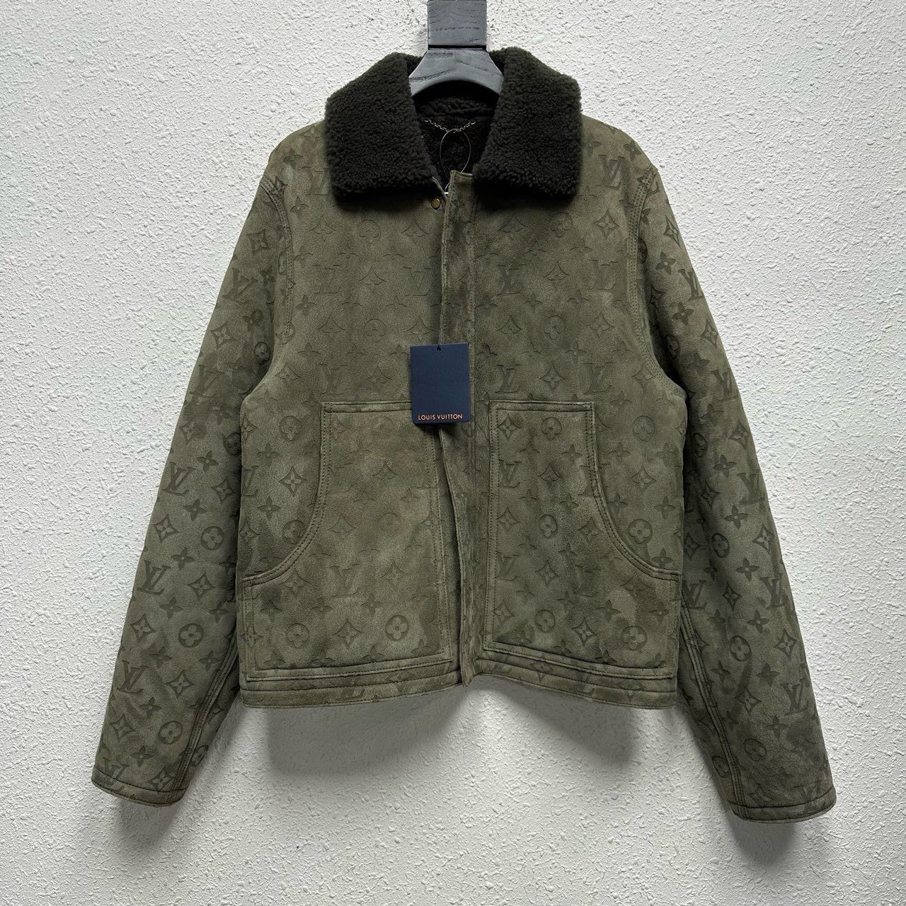 Louis Vuitton Louis Vuitton Lv lambswool full-print brown suede presbyopi Size US M / EU 48-50 / 2 - 1 Thumbnail