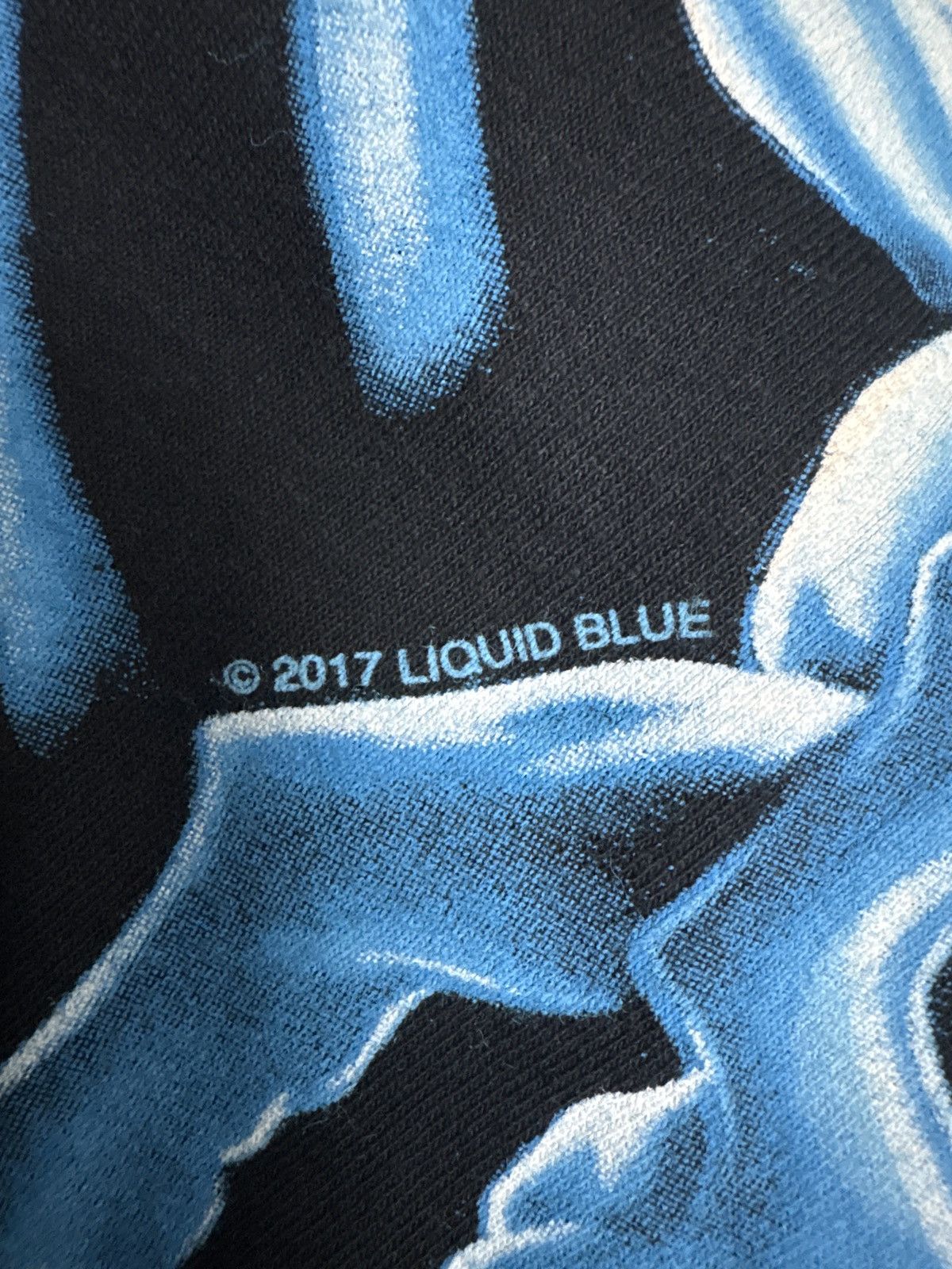 Liquid Blue Liquid blue 2017 skull pile all over print shirt mens Size US S / EU 44-46 / 1 - 5 Thumbnail