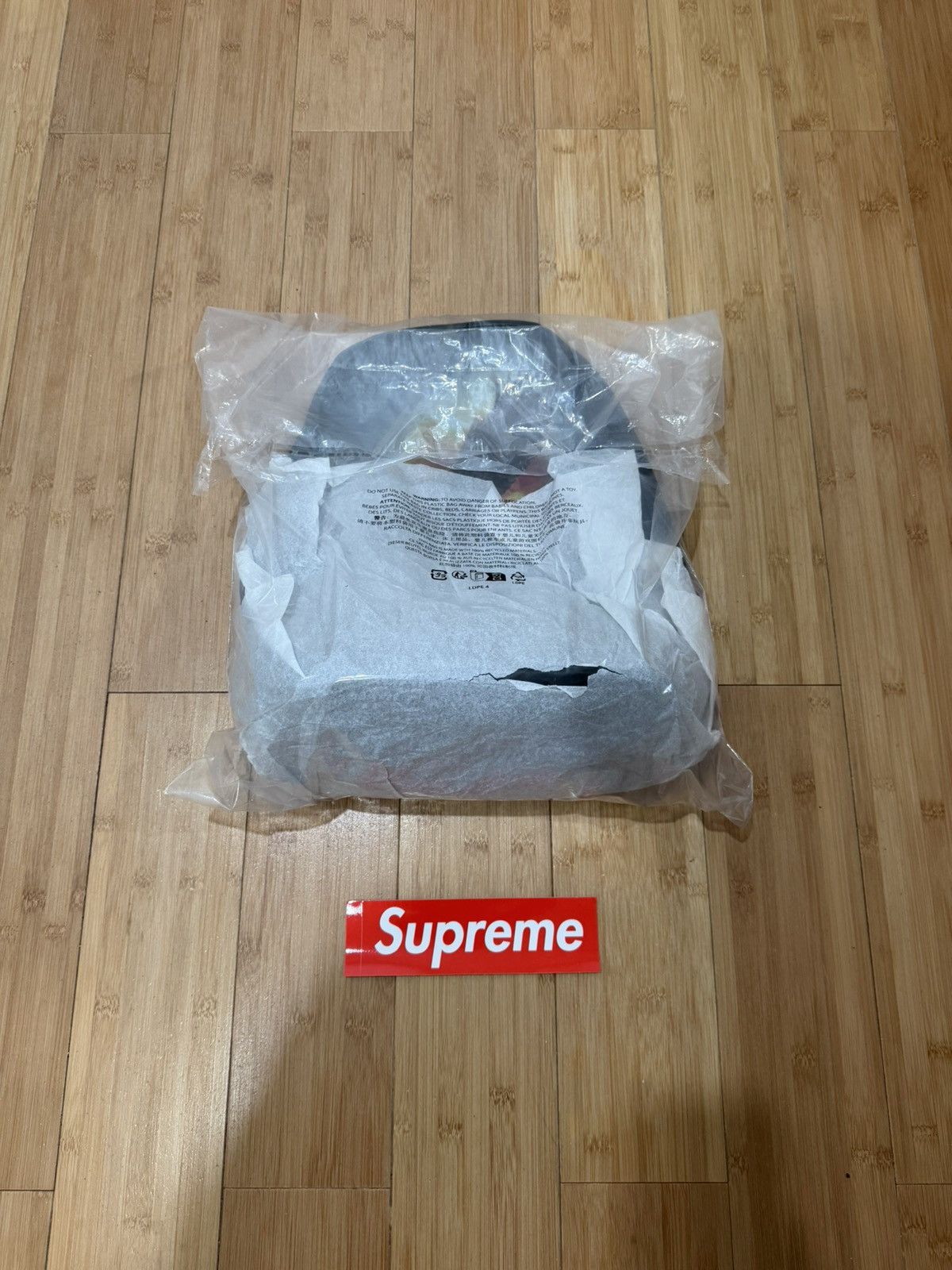 Maison Margiela × Supreme Supreme MM6 Eagle Leather Backpack Size 40 - 2 Thumbnail