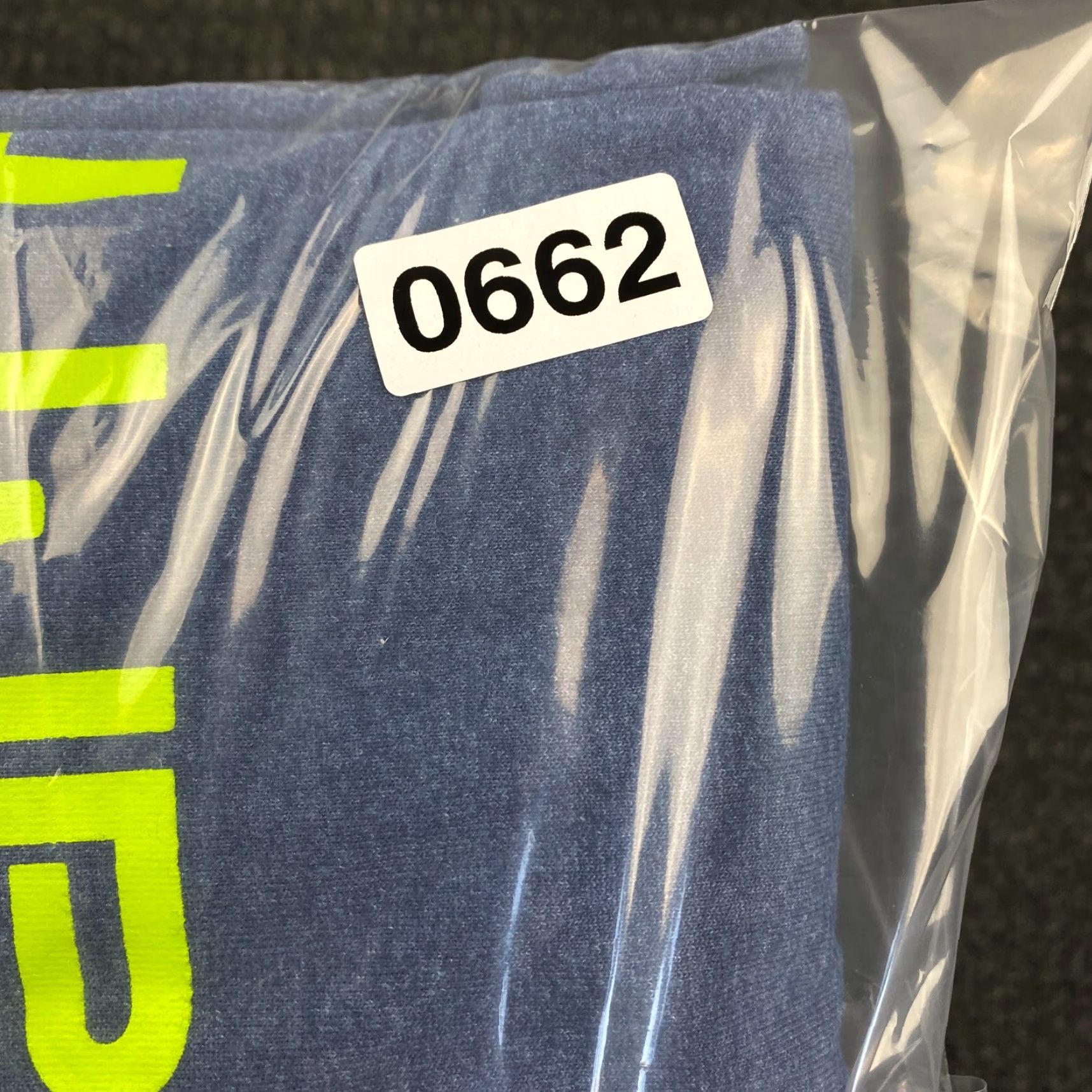 Carhartt VINTAGE Carhartt Men Shirt XL Blue Loose Fit Logo Neon Graphic TK0195 Crew Neck Size US XL / EU 56 / 4 - 6 Thumbnail