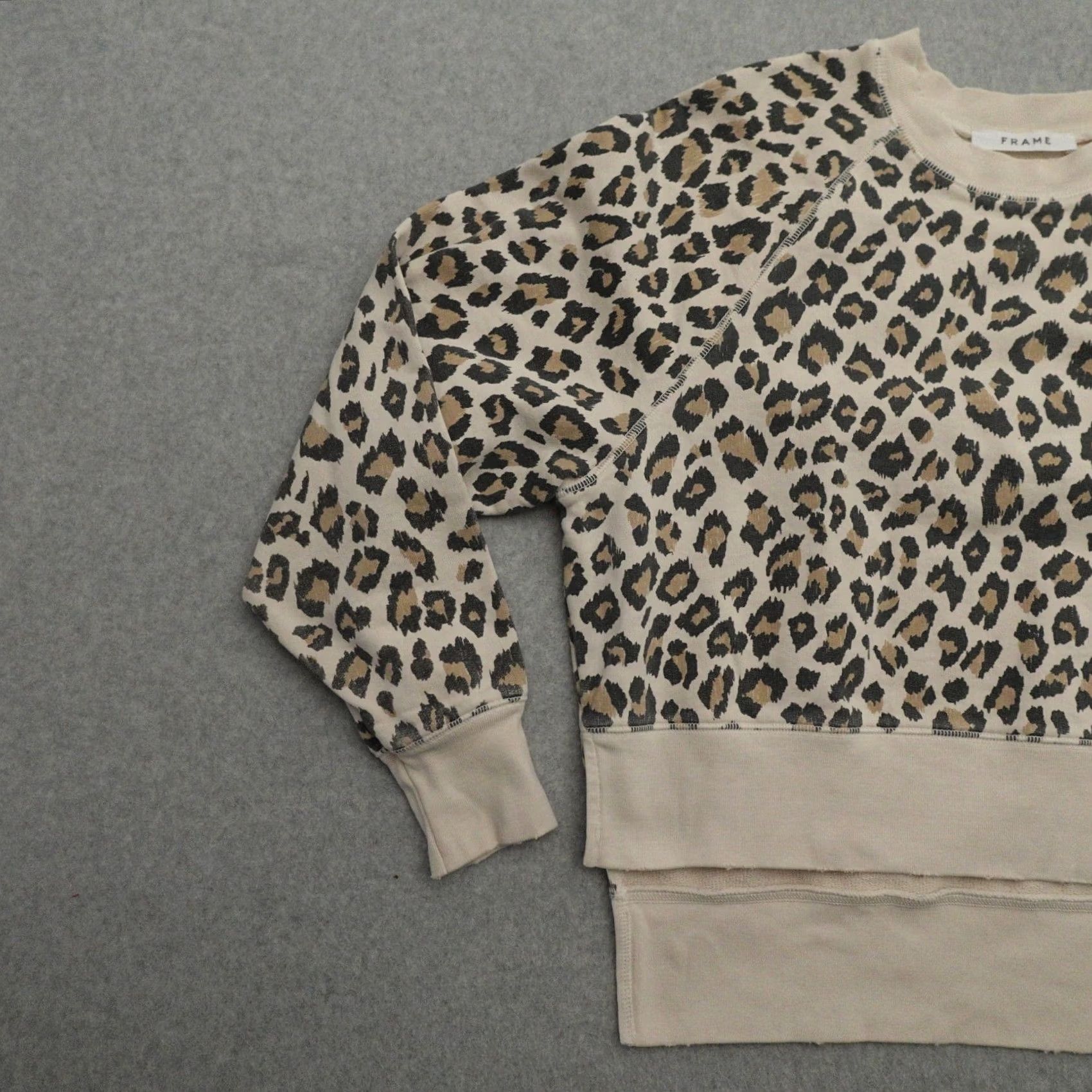 Frame FRAME Leopard Animal Print Sweatshirt Women Medium (21X22) Pullover Distressed Hem Size M / US 6-8 / IT 42-44 - 6 Thumbnail