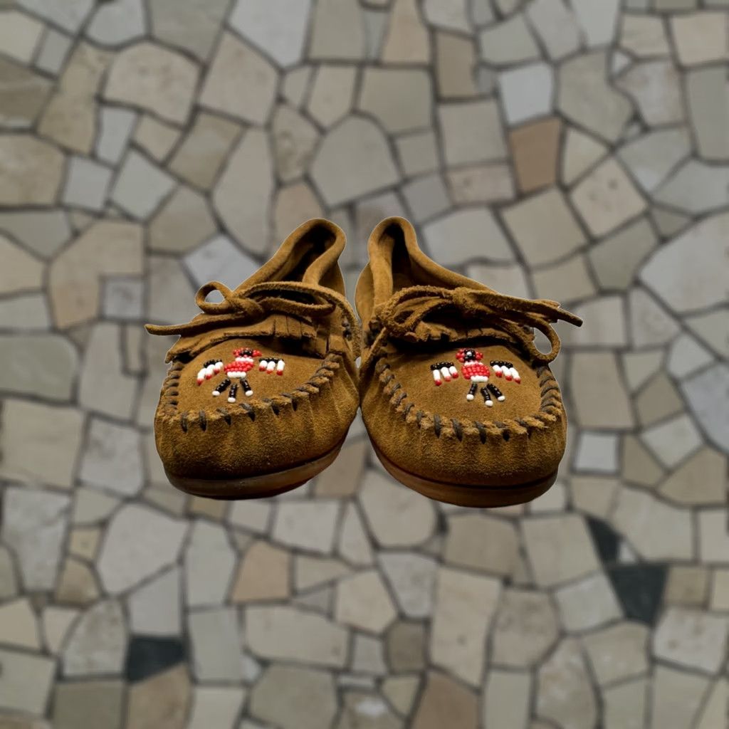 Minnetonka VINTAGE Minnetonka Brown Suede Moccasins Beaded Thunderbird Design Womens 7 Slip On Flat All Season XS? Size US 7 / IT 37 - 1 Thumbnail
