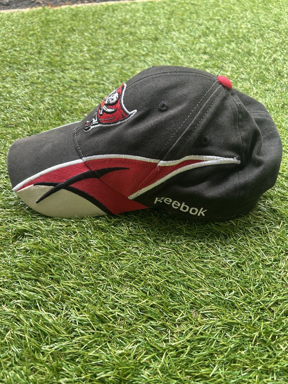 NFL Vintage Tampa Bay Buccaneers Reebok NFL Flame Panel Hat Size ONE SIZE - 2 Thumbnail
