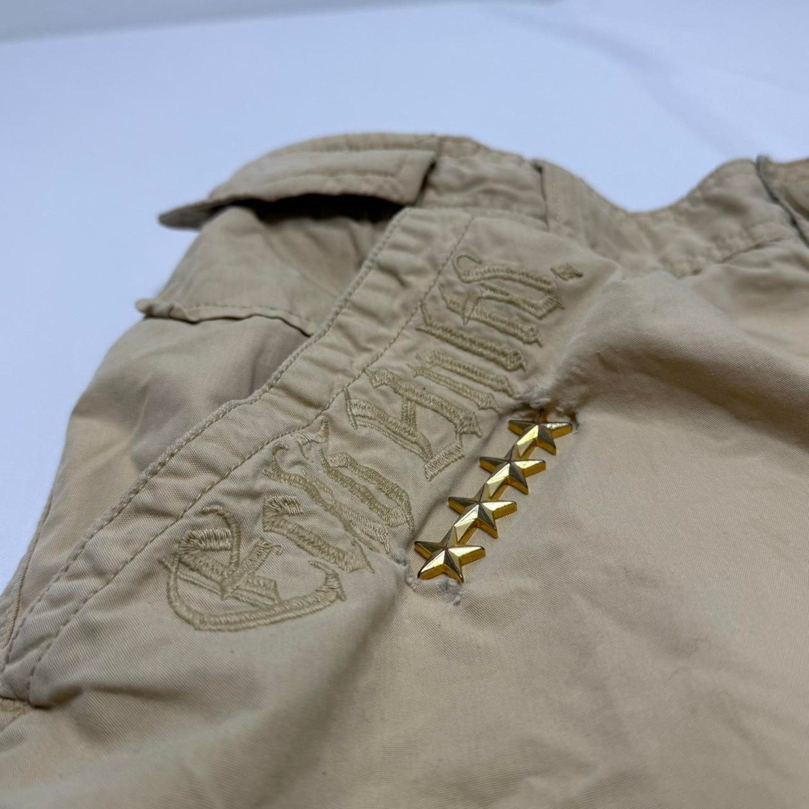 Southpole Southpole Y2K Cargo Shorts Tan Embroidered Patches Size 32 Size US 32 / EU 48 - 3 Thumbnail
